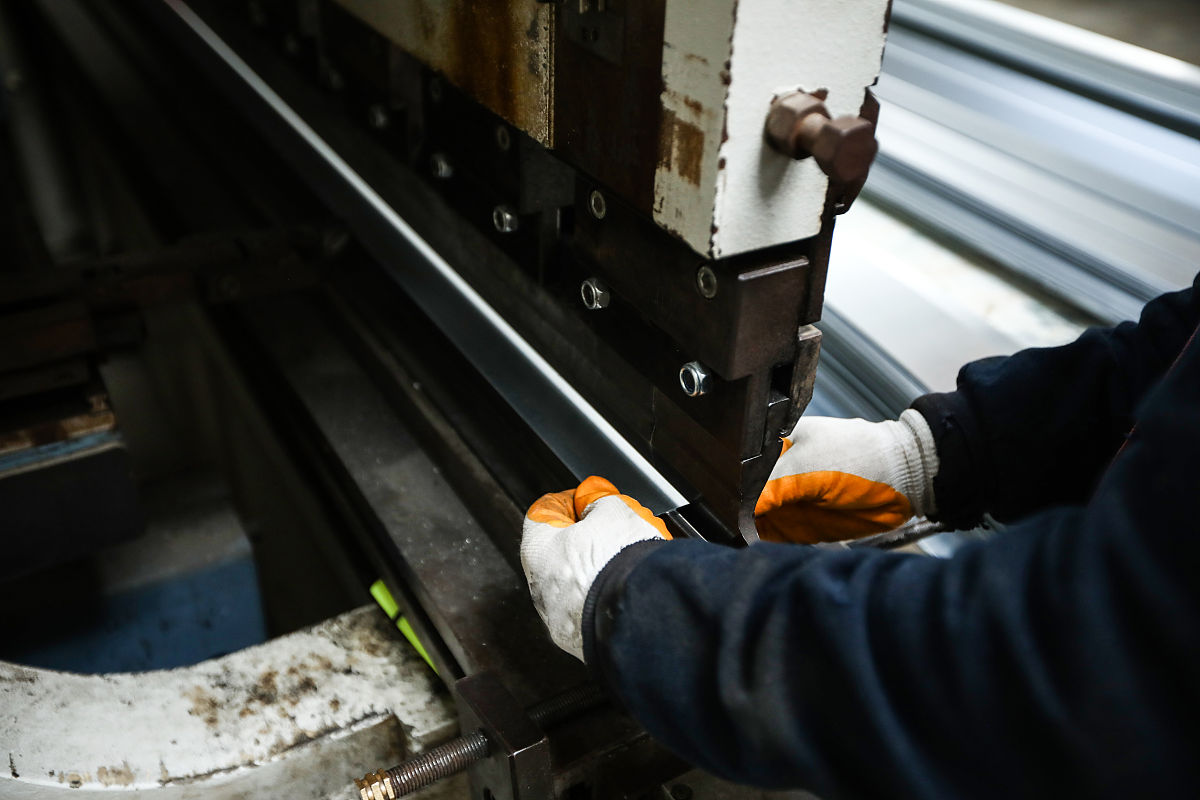 写一篇钣金的优势有哪些的文章