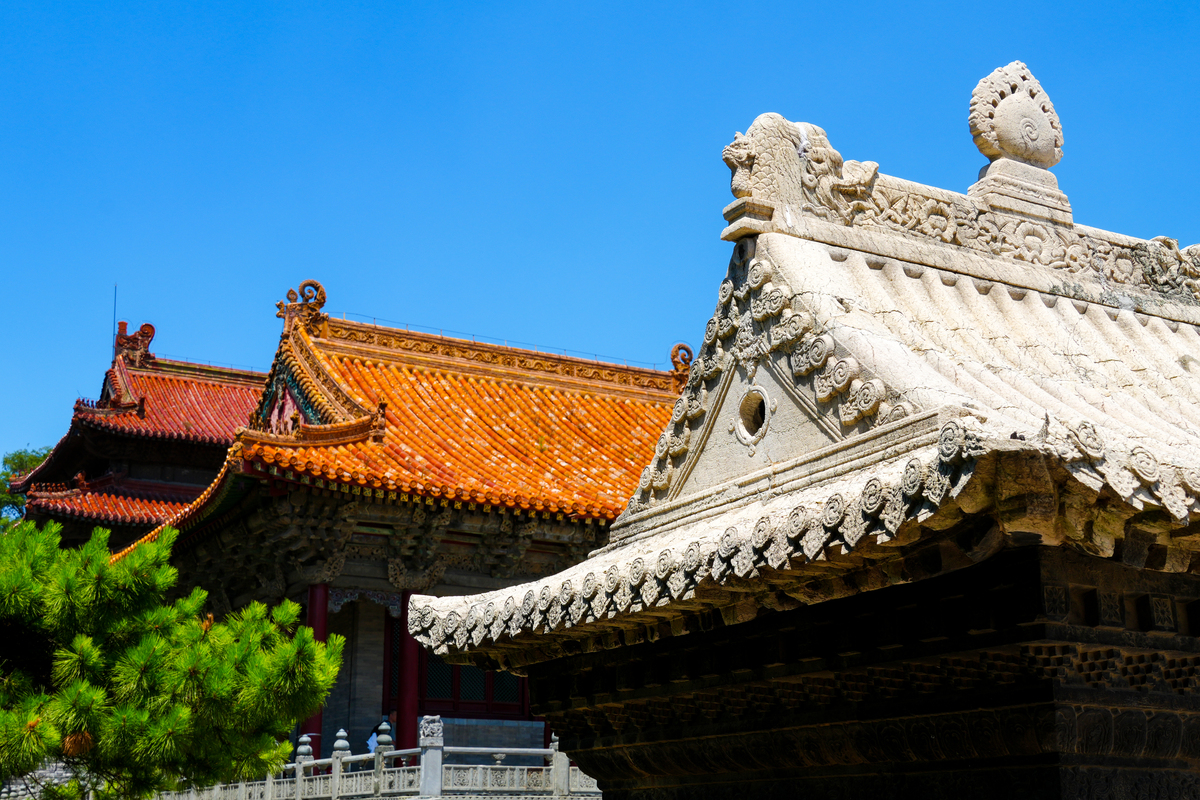 中外建筑风格差异解析：从结构、风格到色彩的对比