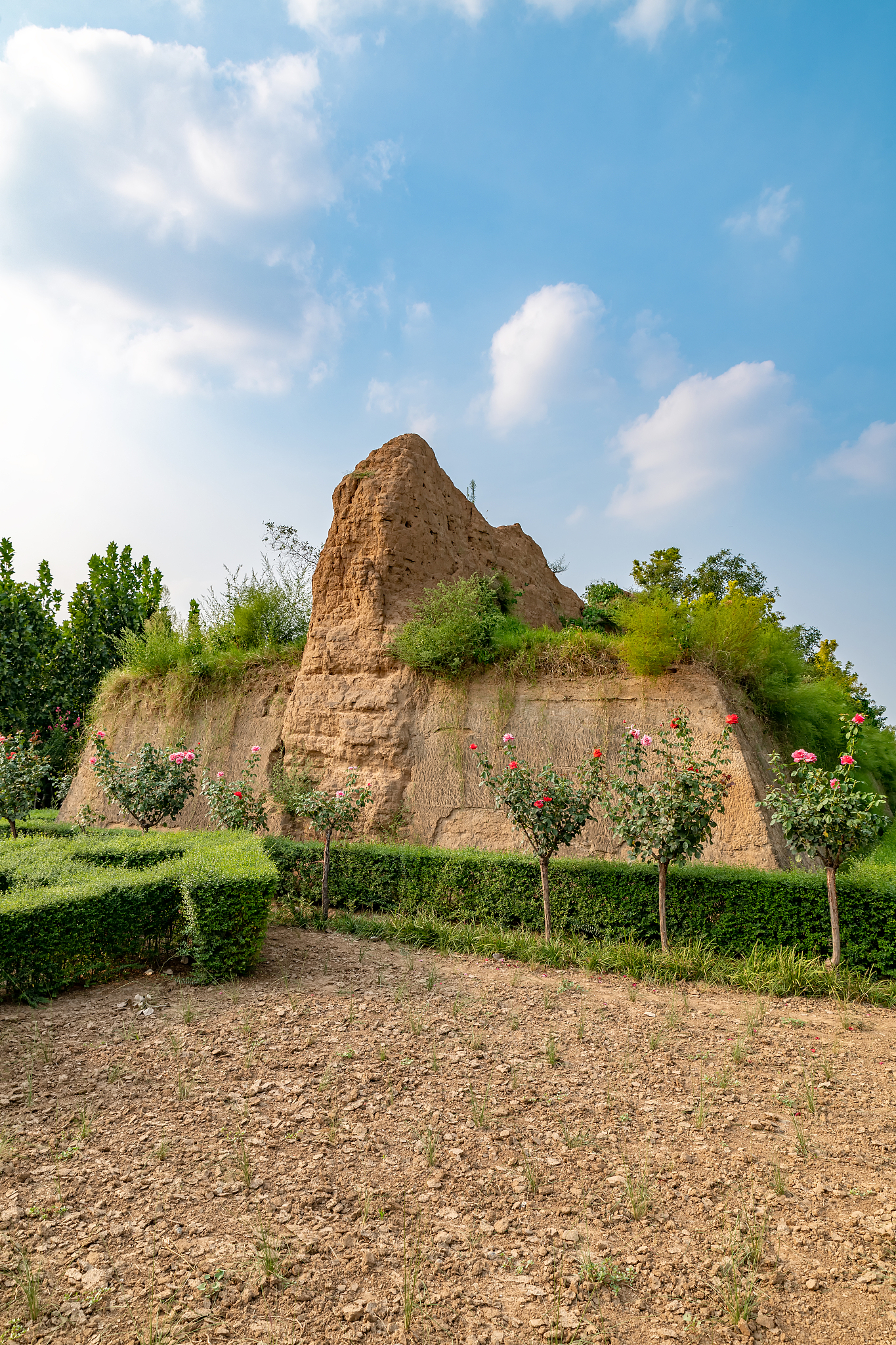 秦皇岛人文旅游资源探秘：遗址、建筑、商品、活动全解析