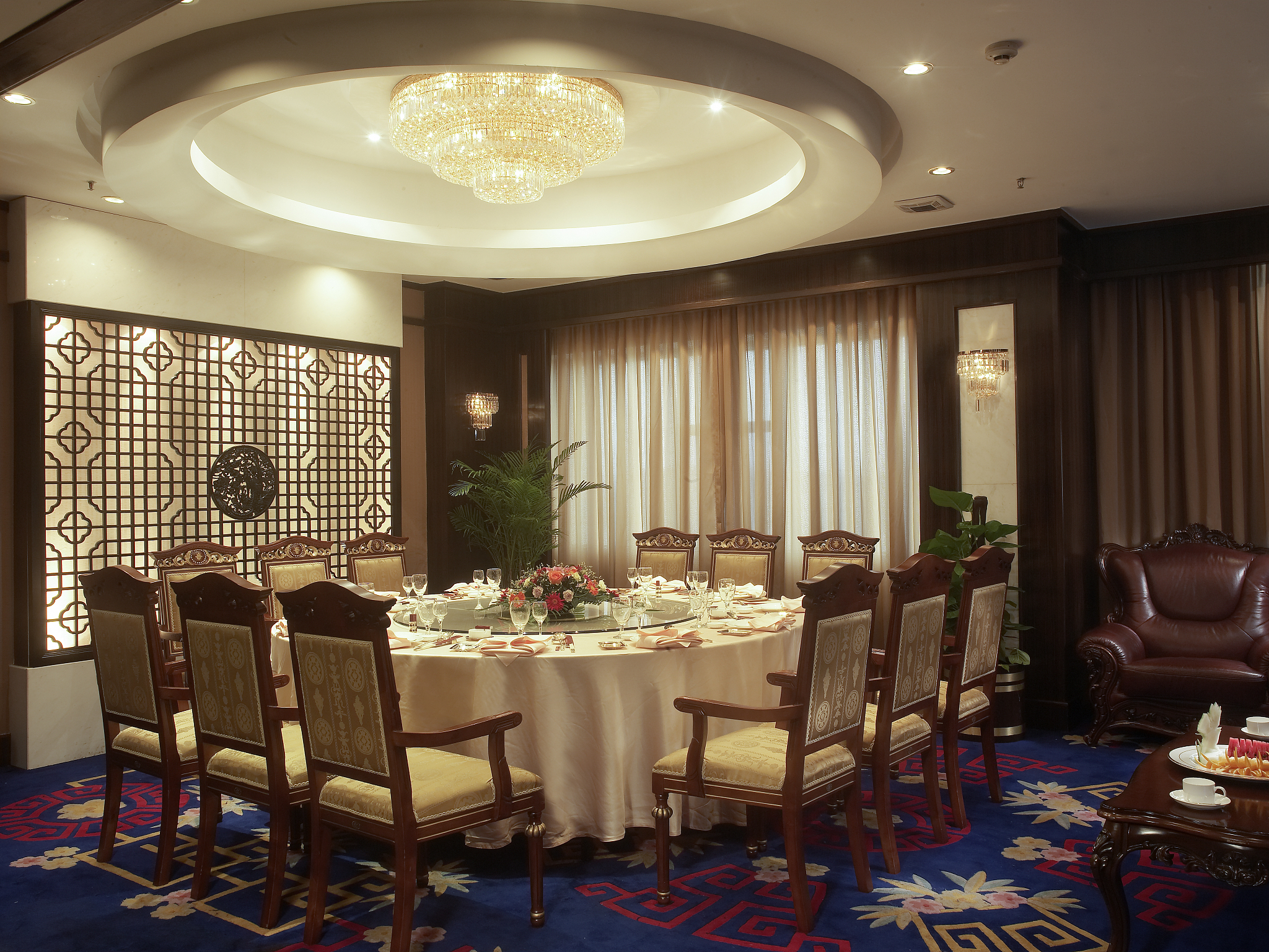 酒店宴会厅工作内容概述：接待、服务、组织与管理