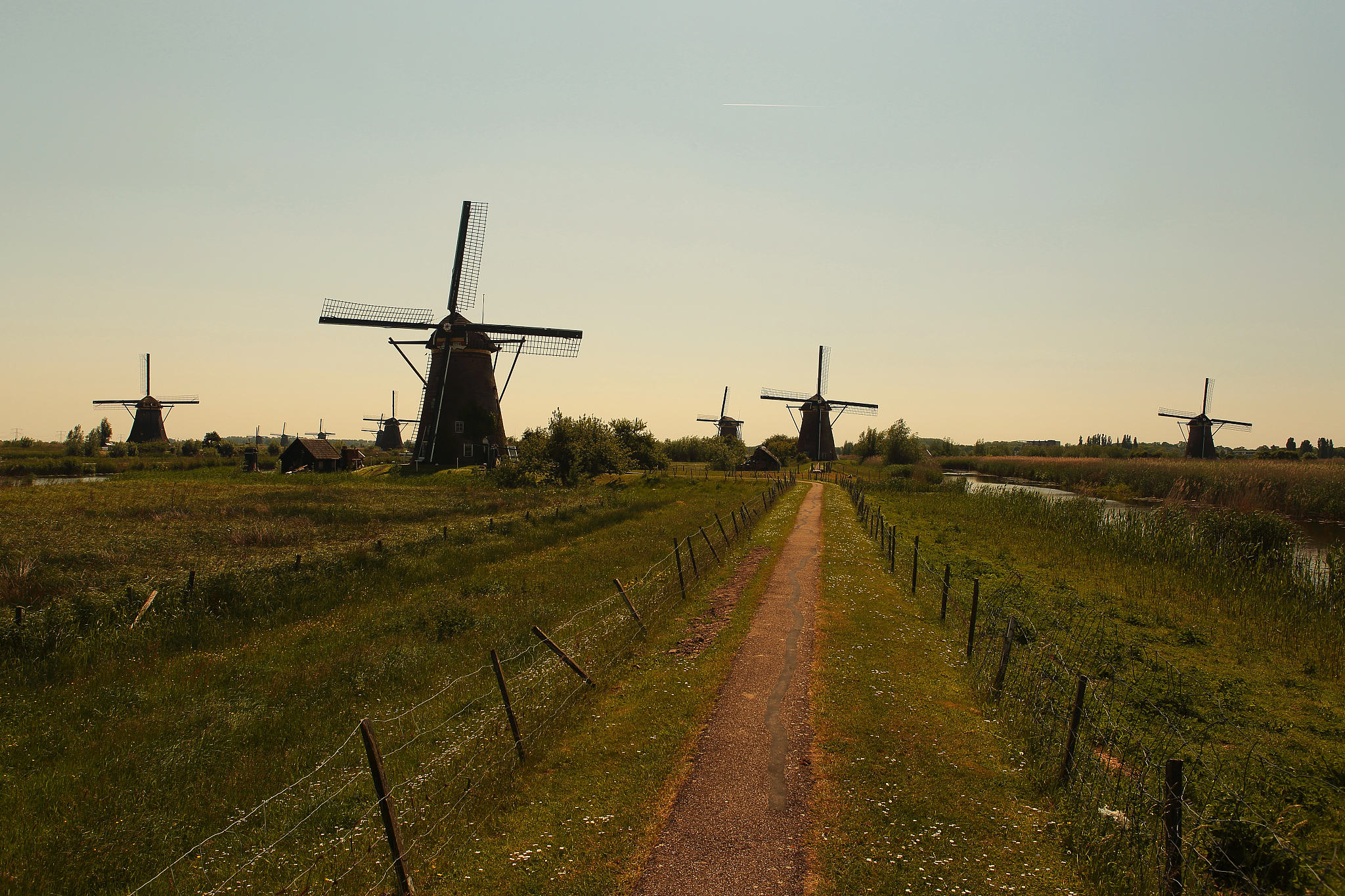 the windmills of kinderdijk (south holland, kinderdijk/ molenwaa