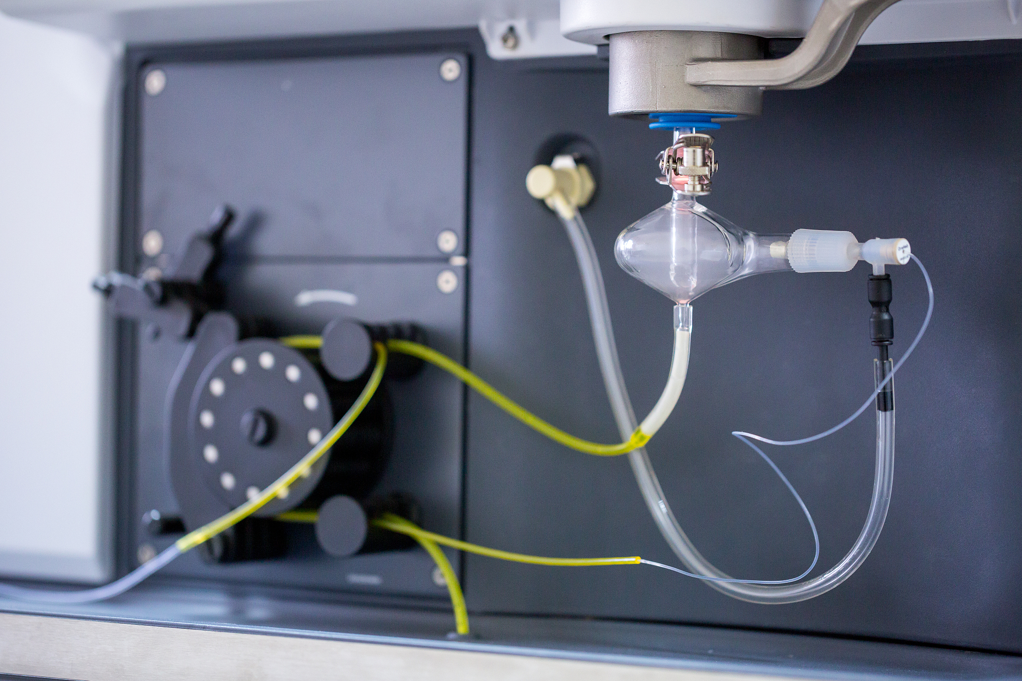 可以使用哪些方法进行成分检测