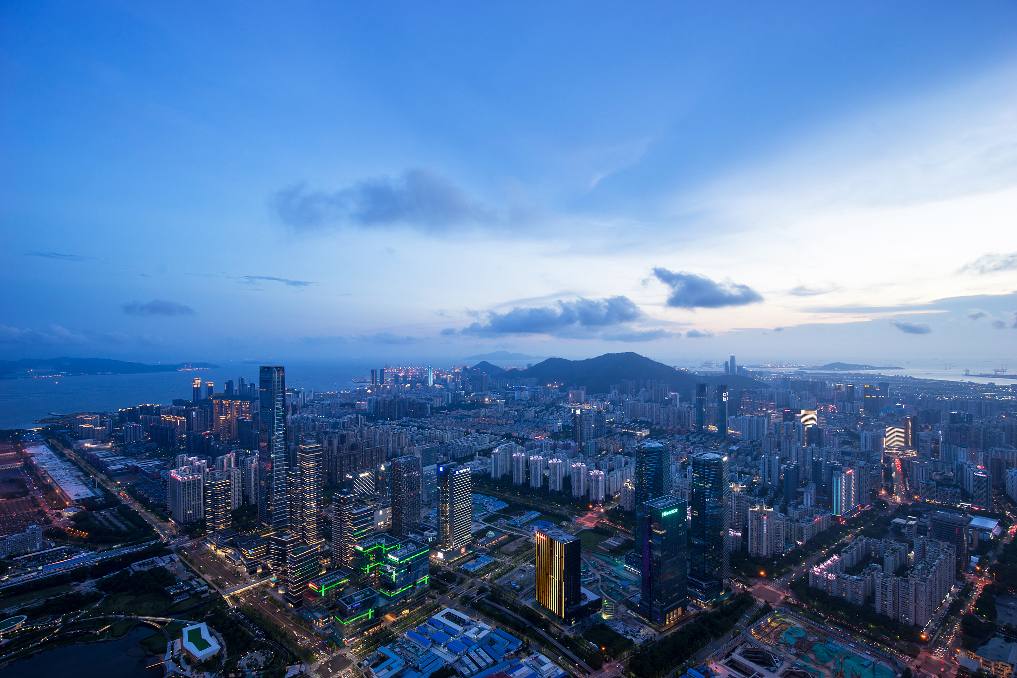 粤港澳大湾区建设成就：交通、产业、金融、人才、文化