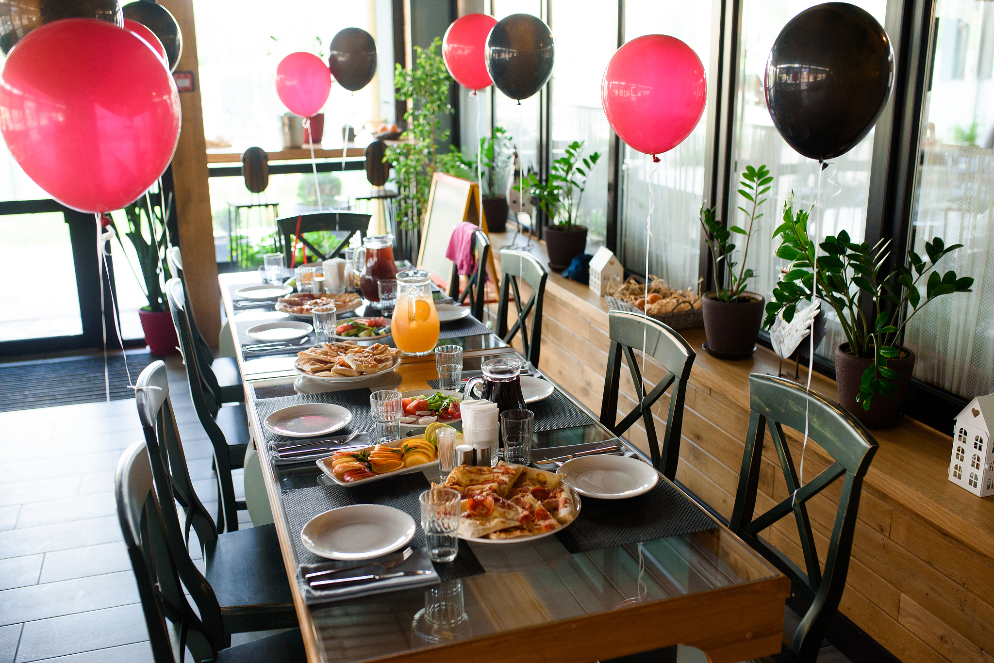 Taco Party主要是在哪些场景下会举办这个派对？ 主题颜色以什么为主