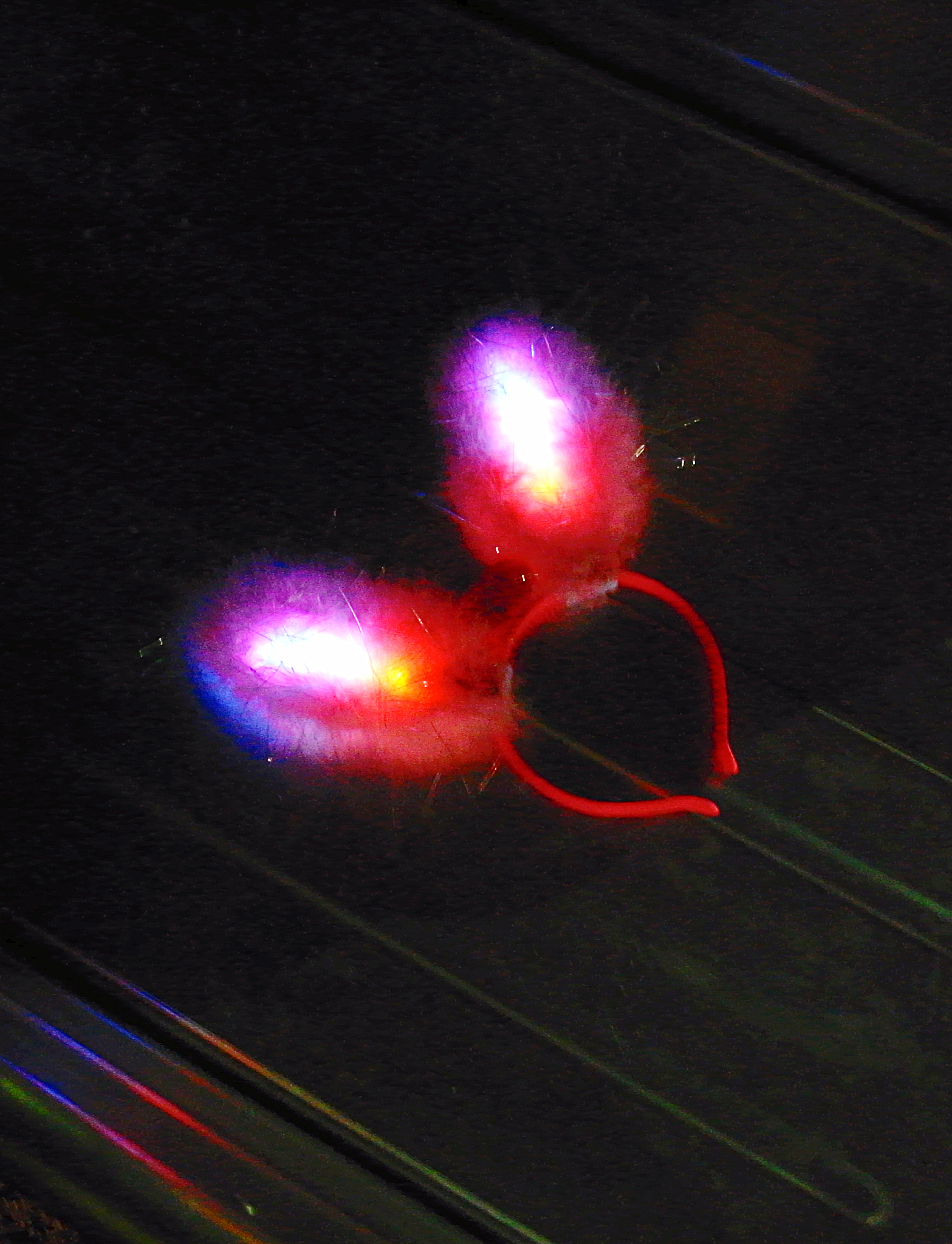 根据这个写一个选题背景在现代化经济飞速发展的今天国民生活水平日益高升人们享受的生活品质不断提升生活节奏逐渐加快。快节奏的生活导致人们经常丢三落四而丢失的物品往往难以找到1。在大学校园内丢失物品现象非常普遍同学们经常会丢失书本、校园卡、准考证、优盘以及身份证等生活物品如不及时找到遗失的物品会影响学生的正常生活2。传统的在校园的各处张贴寻物启事的方式不仅工作量大而且消息扩散的速度比较慢并且会给校园的美