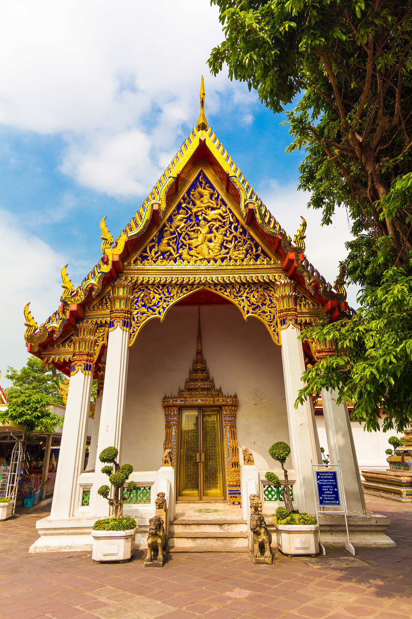 wat phra kaeo. bangkok, thailand.