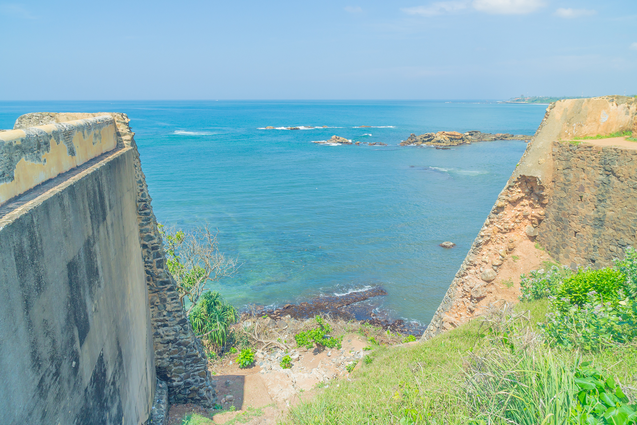 coast of the indian ocean in sri lanka, the city of gale.
