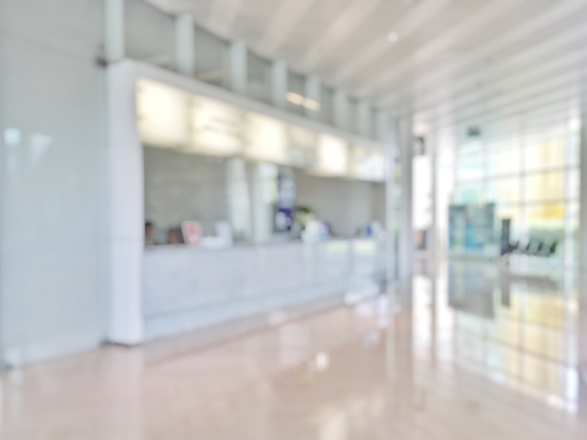 阐述：N银行南京分行后台业务集中运营管理中存在前台和后台信息衔接和响应滞后的问题100字