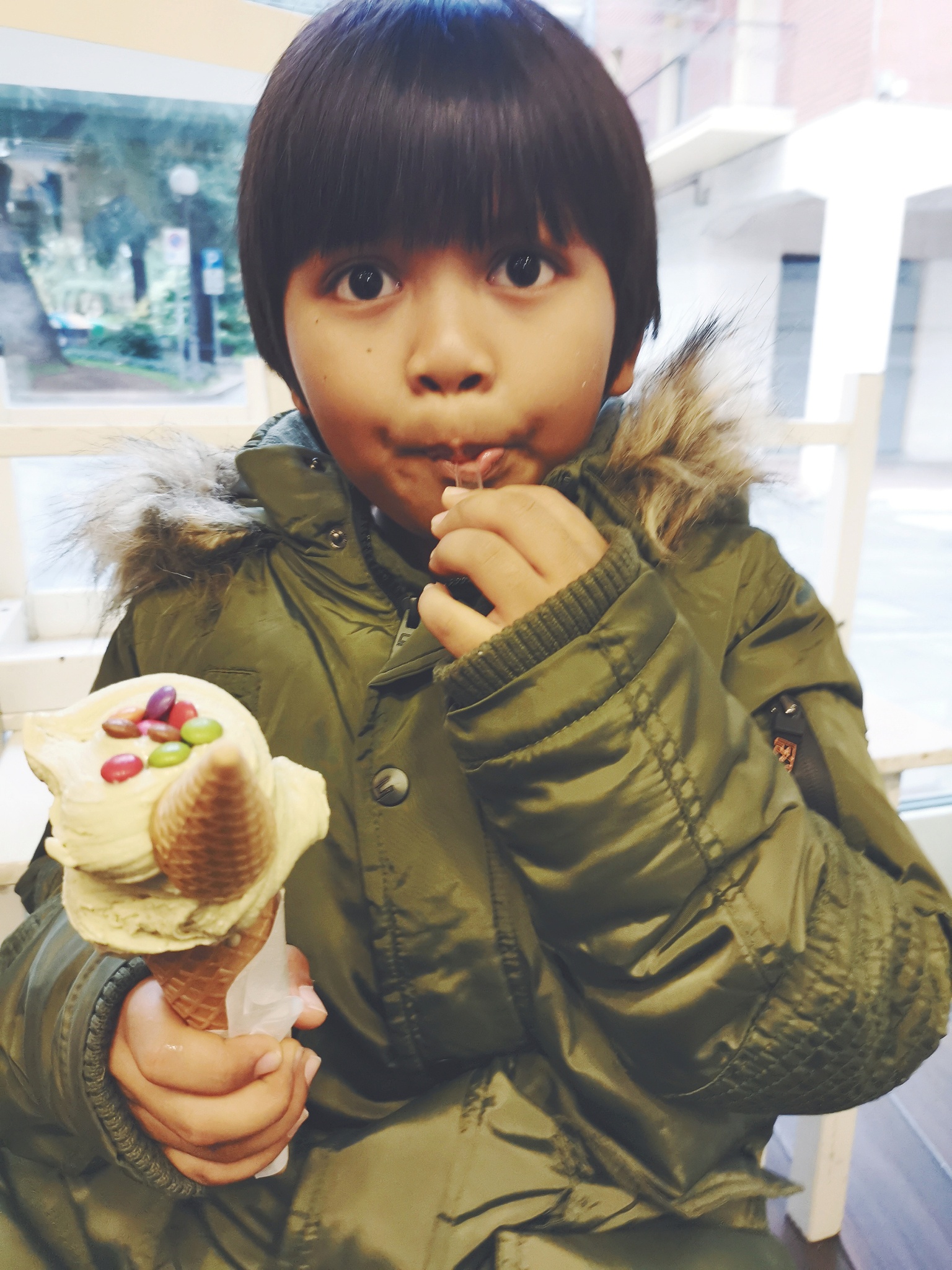 老板的女儿是李海燕详细描写一下李海燕可爱和俏皮。