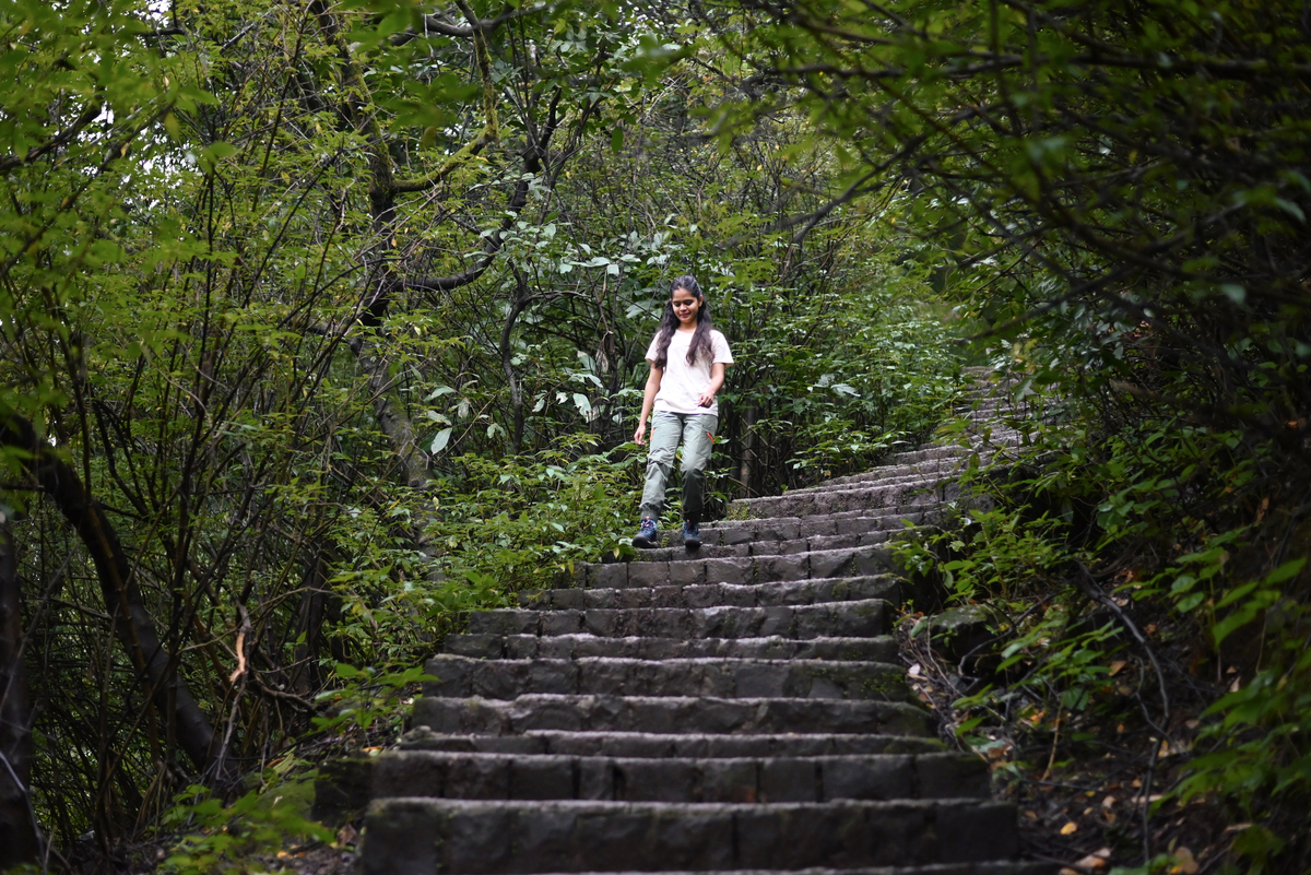 爬十里琅珰想一个标题