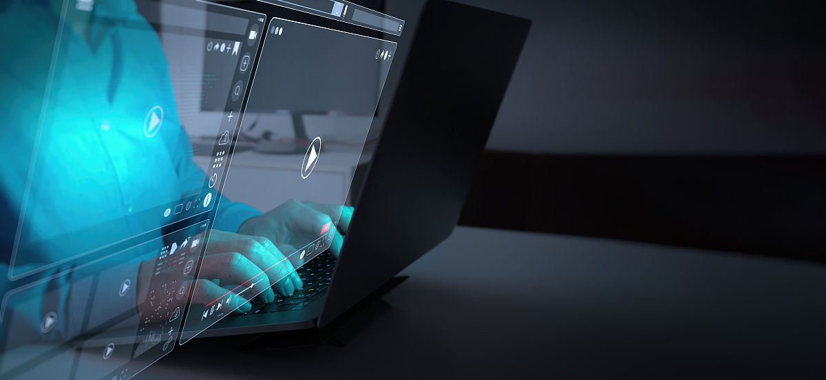 Midjourney 生成电脑主机海报图关键词指南