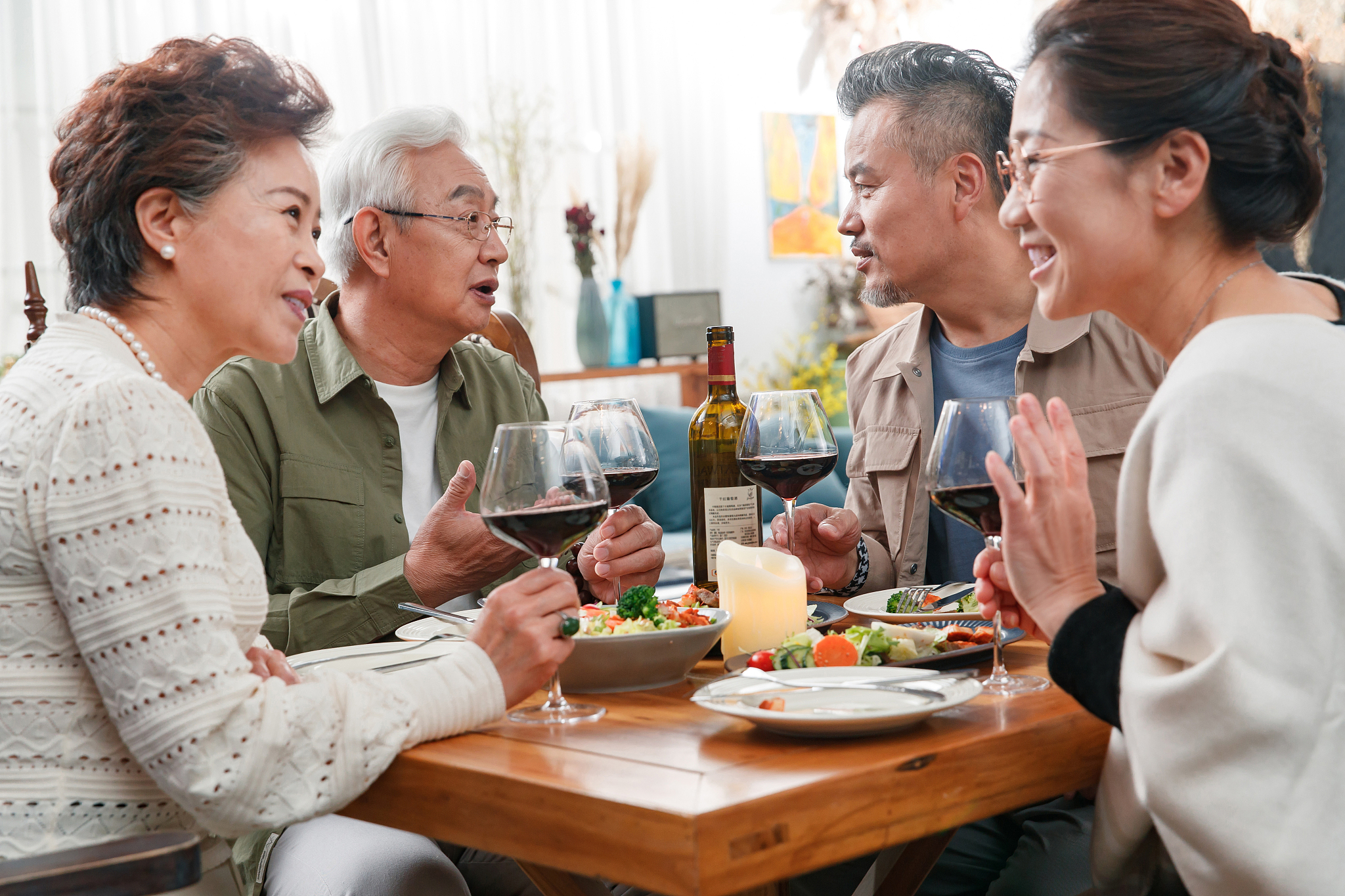 And even despite the fact that we did not participate for a long time and took a long break we were greeted like old friends and were very hospitable to ustranslate to Chinese and return three version