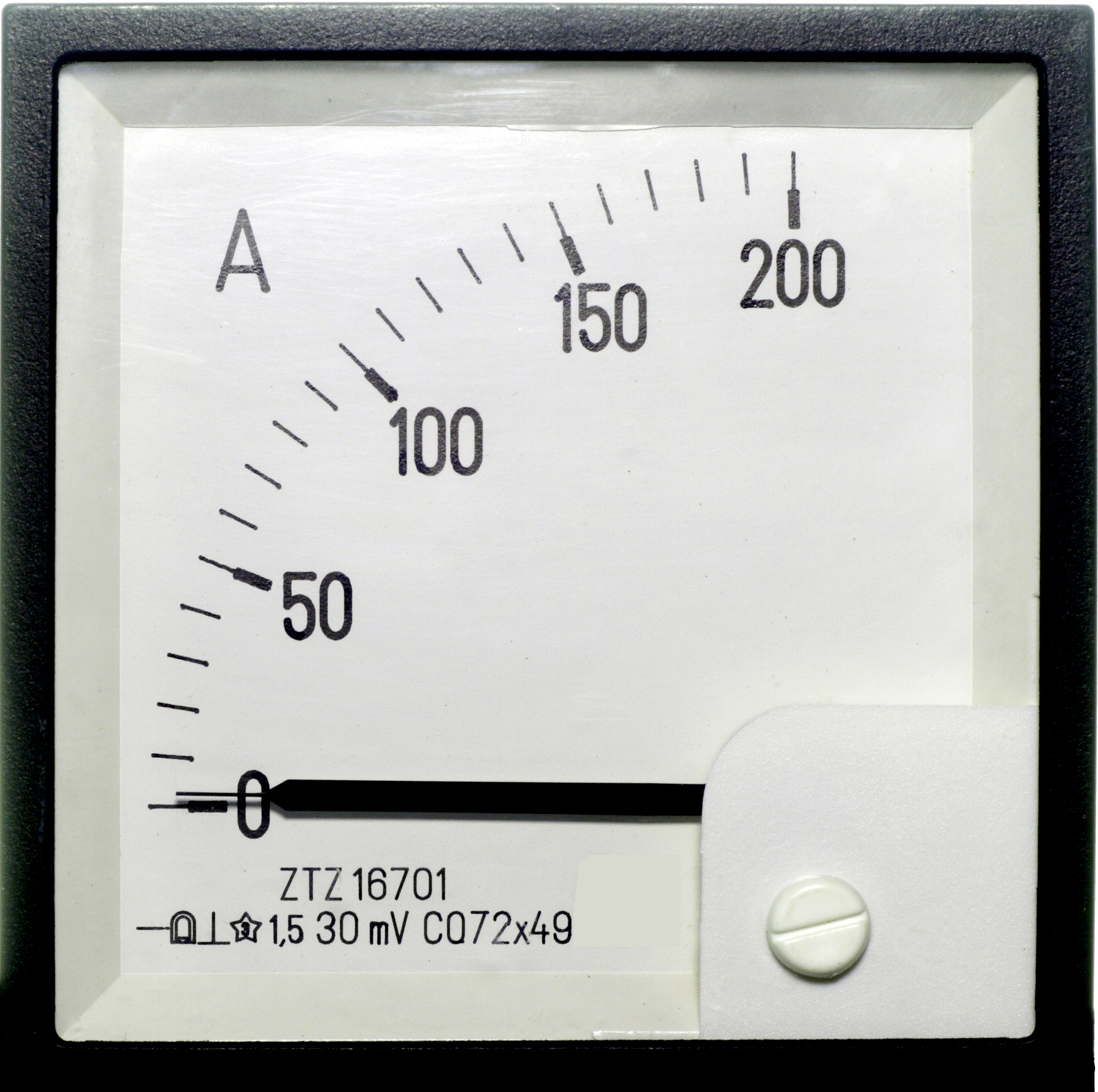 测量80V电压，哪个电压表更准确？