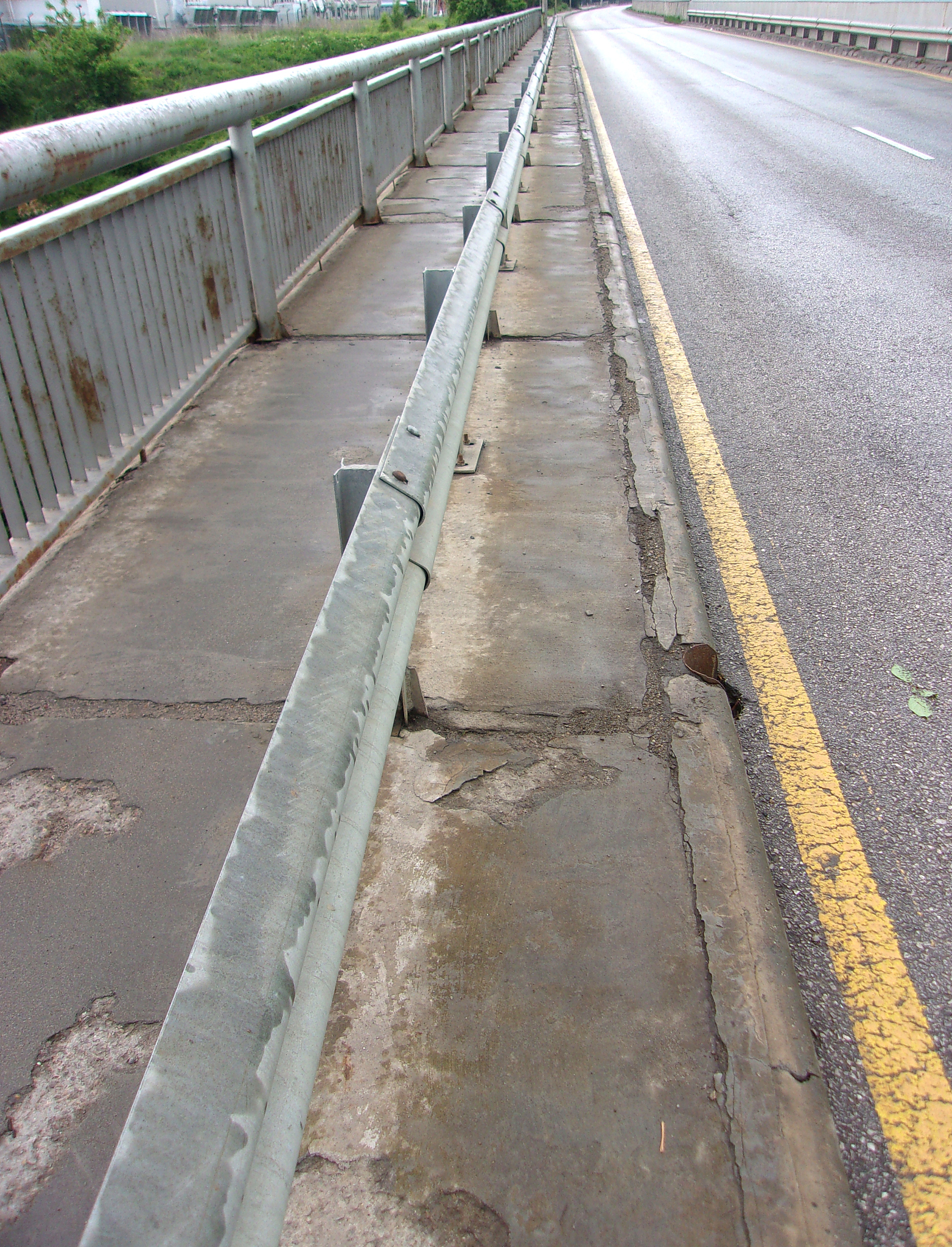 高速公路排水设计：保障公路安全畅通的排水系统