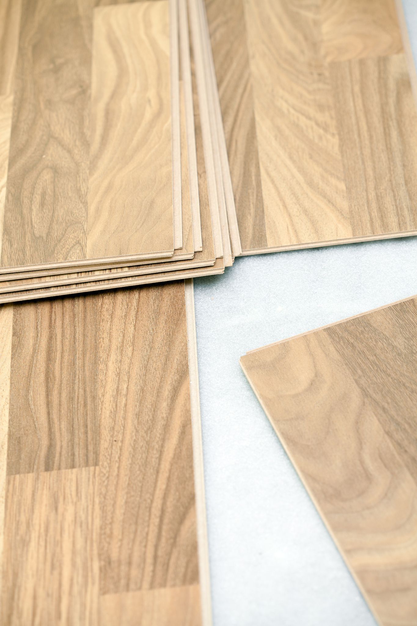 木工调色浅柚木色怎么调？ 解决步骤帮我用210字详细描述