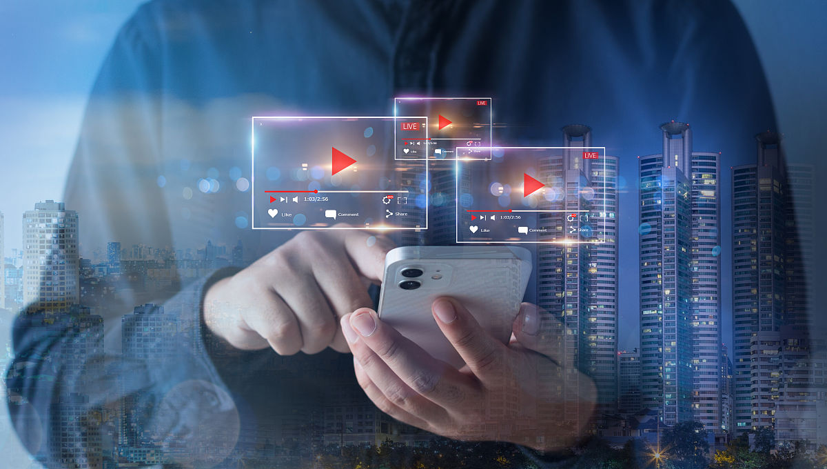 按照论文语言阐述A珠宝电商公司提升翡翠直播品牌效应500字