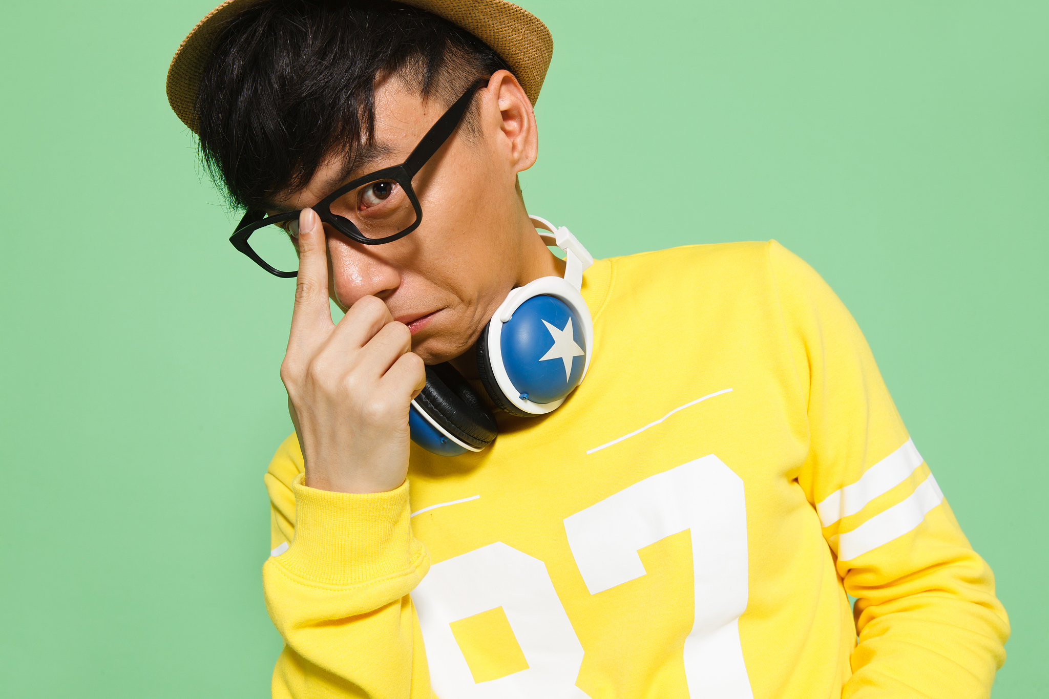 青年男人肖像