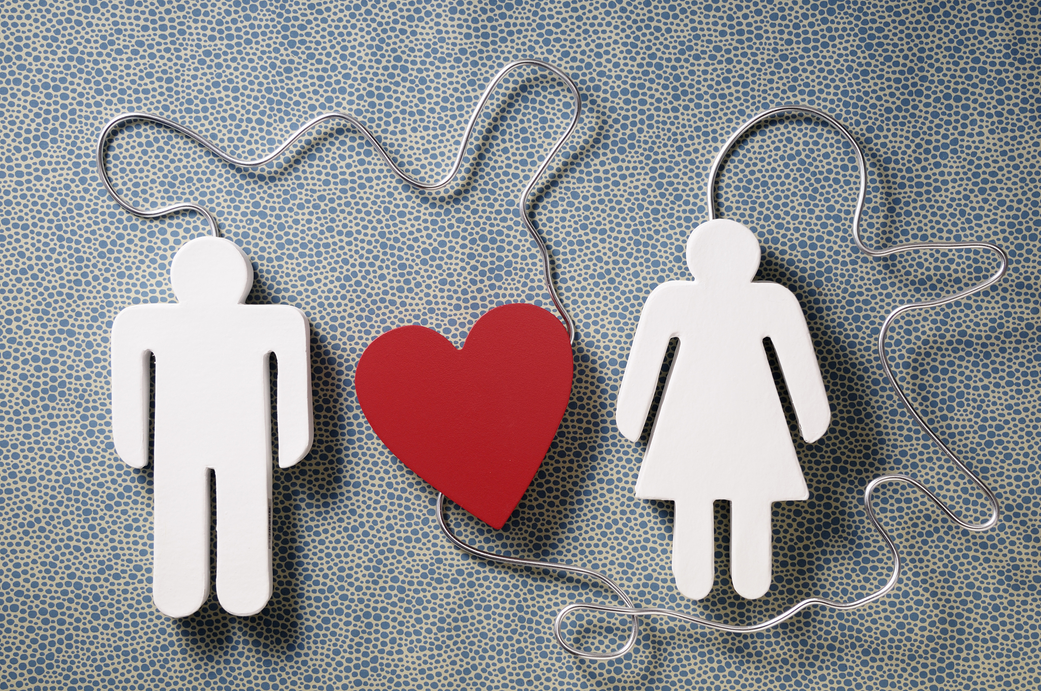 爱情的真相：荷尔蒙、多巴胺与复杂的情感体验