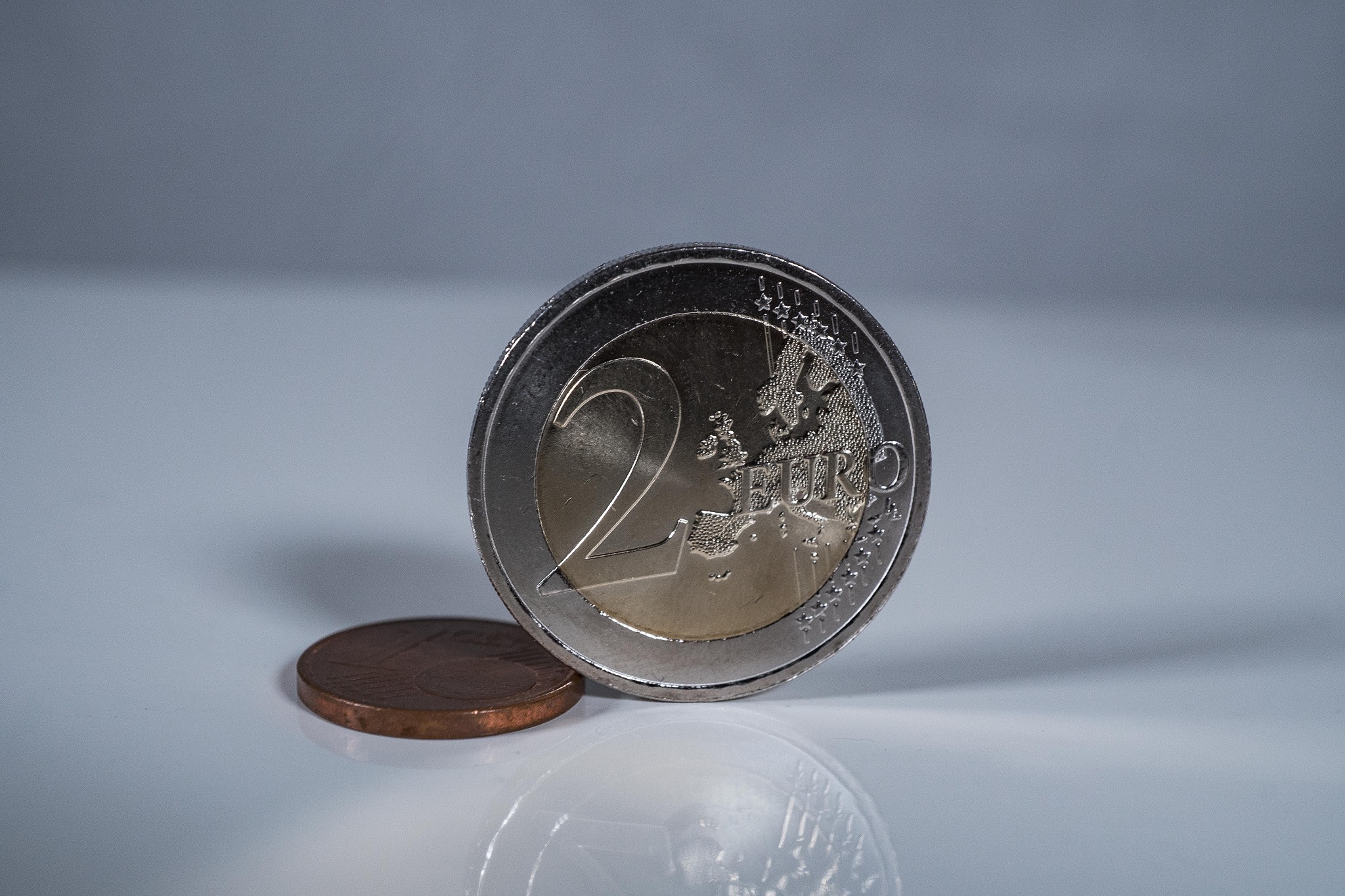 不锈钢和银元渐变效果：6种方法打造独特装饰