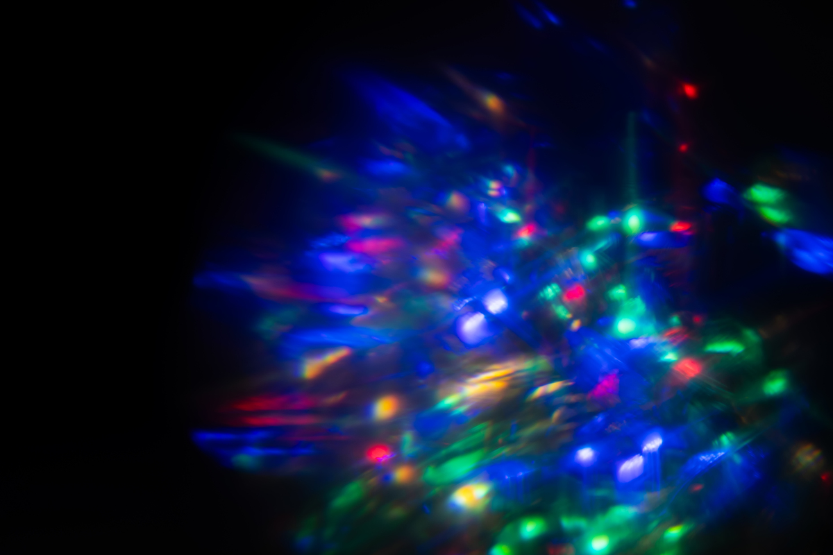 如何制作出五彩斑斓的黑色效果