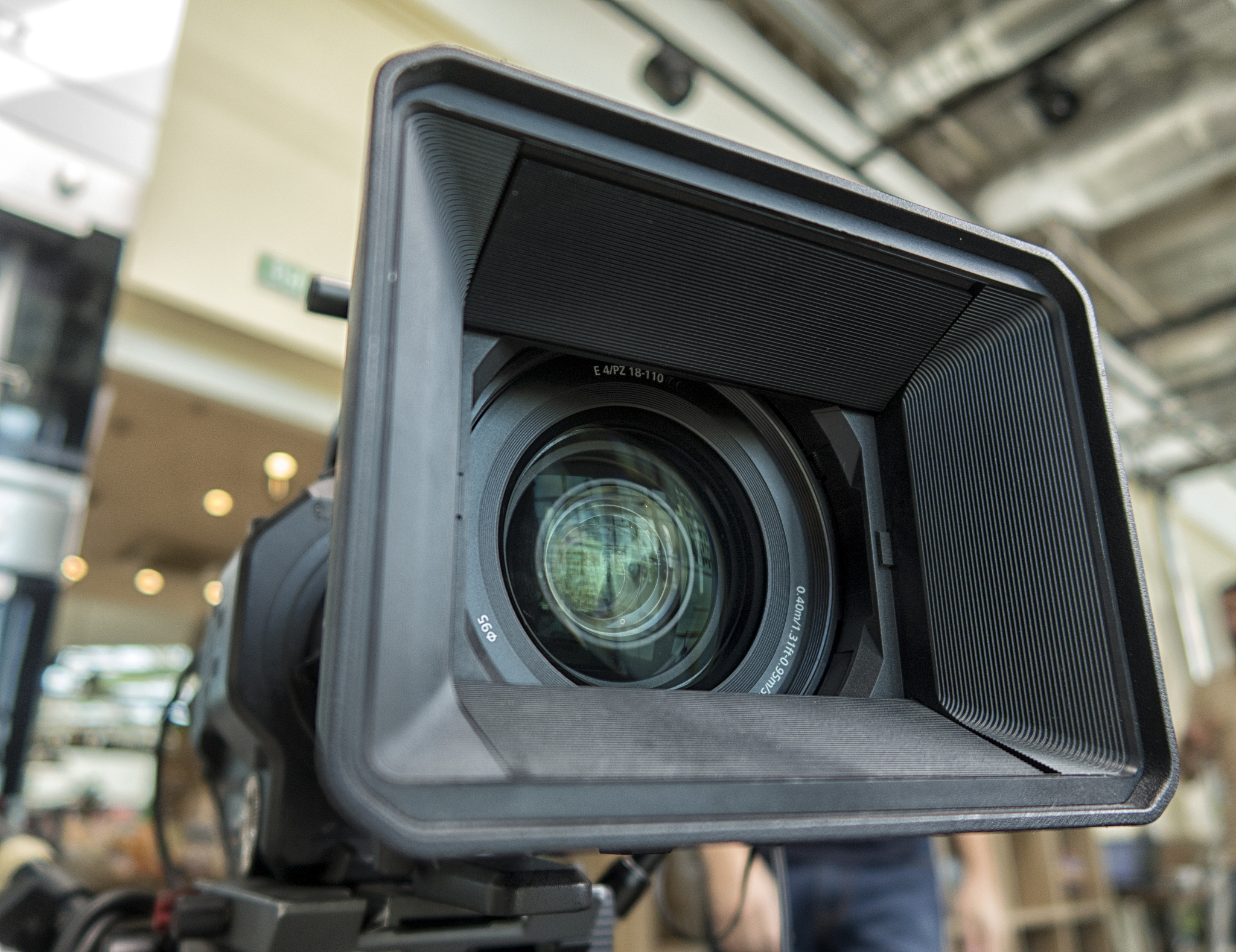 1600万像素2.7英寸数码相机金色版好评：捕捉精彩瞬间