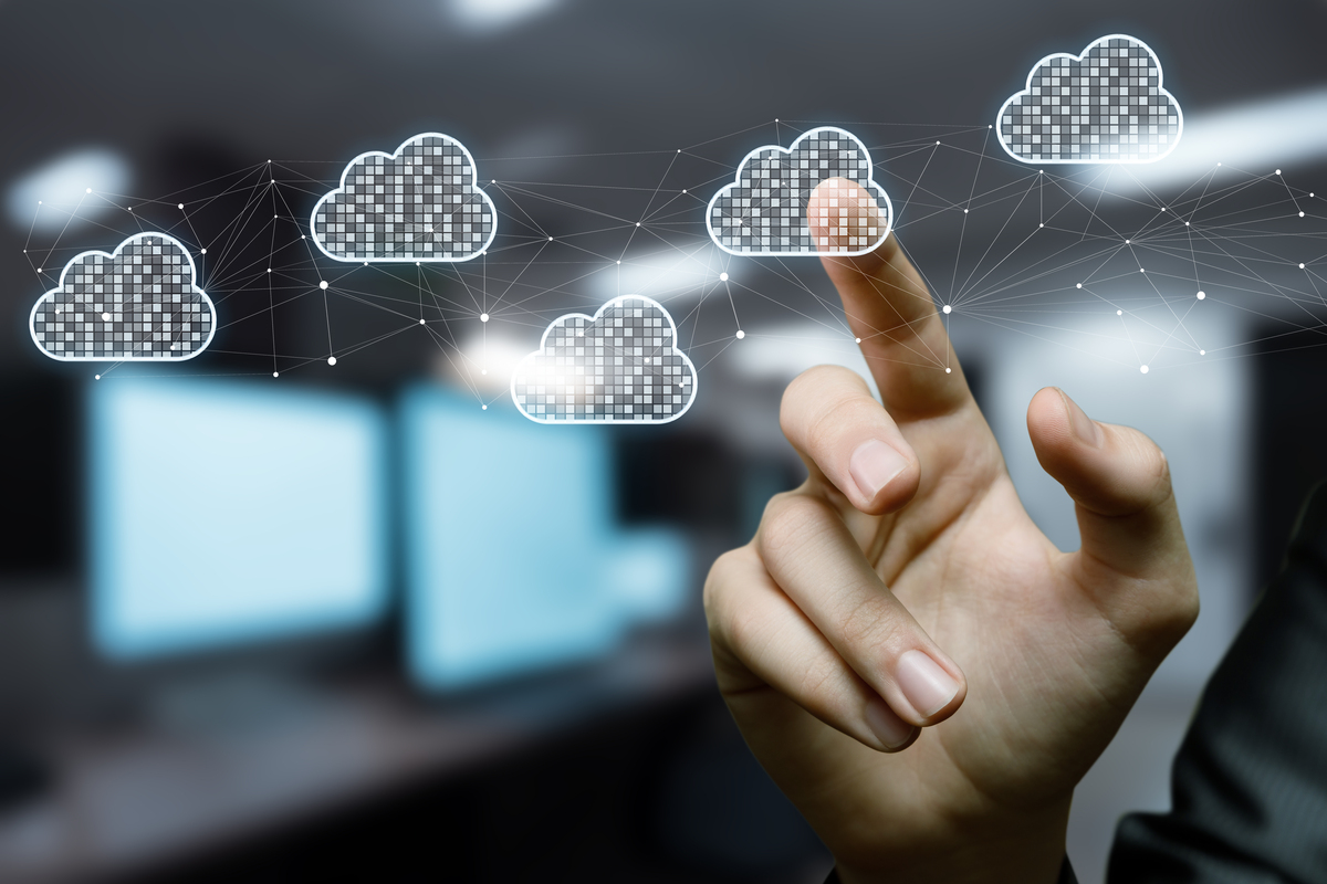 互联网如何改变我们的生活：便捷、信息丰富与挑战并存