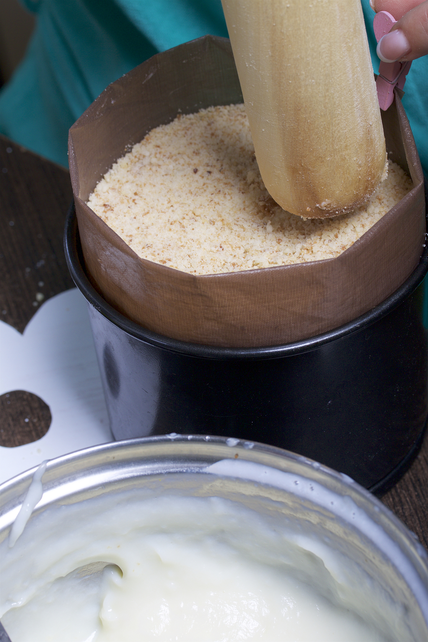 请帮我写1篇不少于750汉字的博客文章语言要幽默接地气。主题是：浆糊怎么做？自制浆糊简单的做法