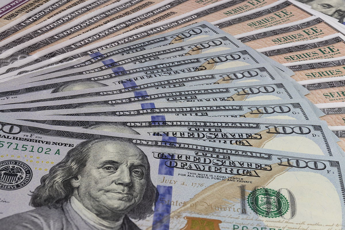 利率随时间上下波动利率的下降会导致流通在外债券价格的下降是对还是错？