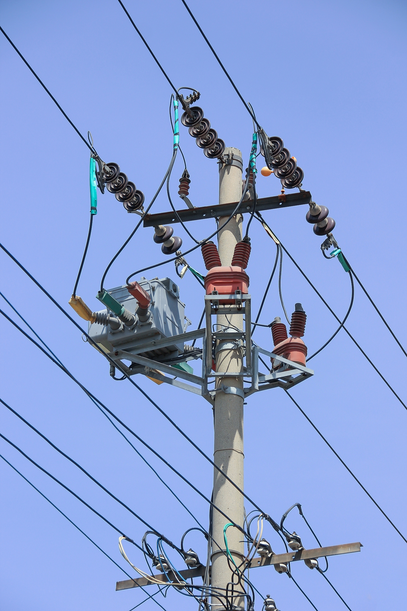 630KVA变压器分5路用什么电缆？