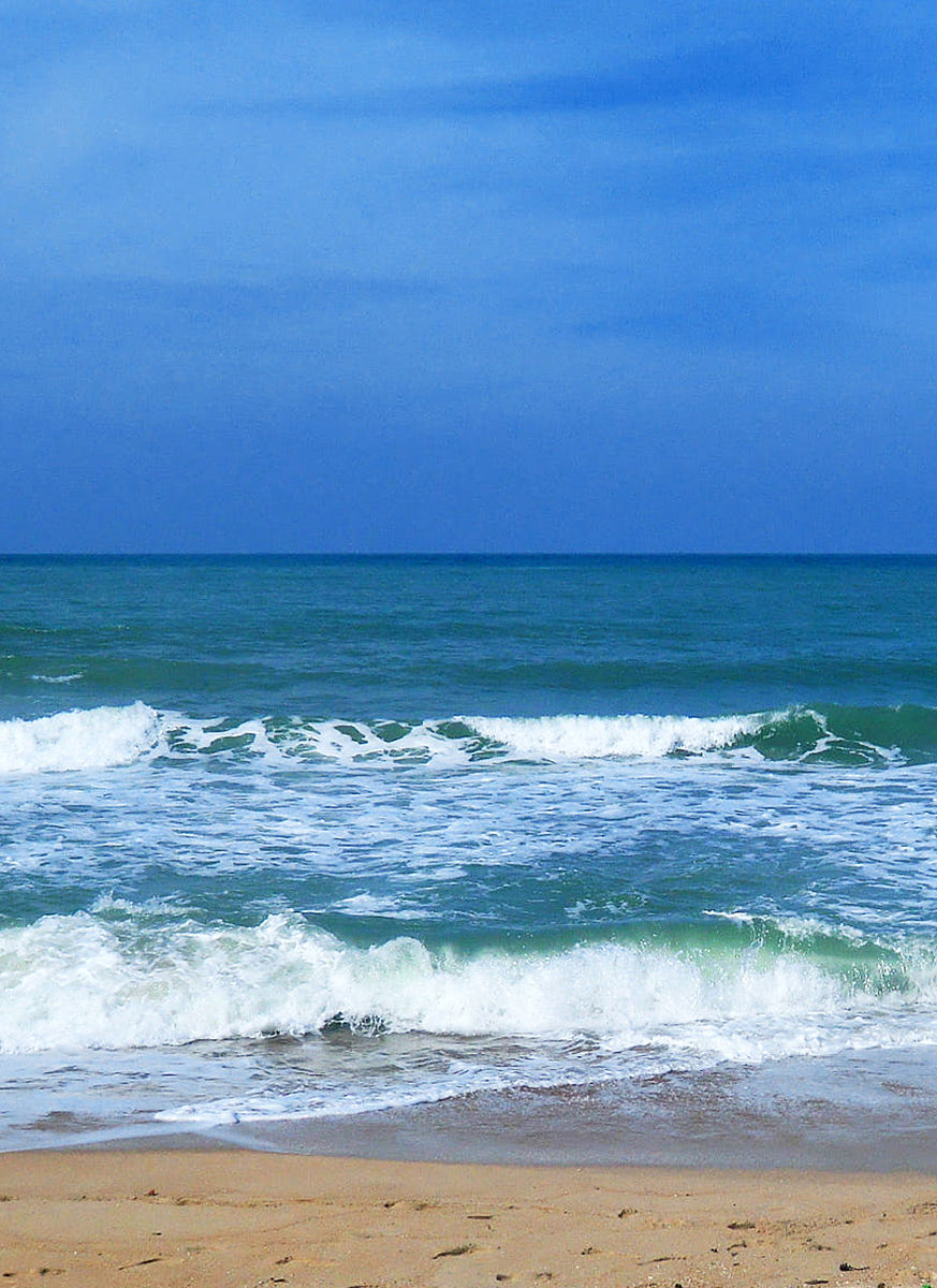 针对俄乌冲突在泰国投资房产很安全写一篇文章