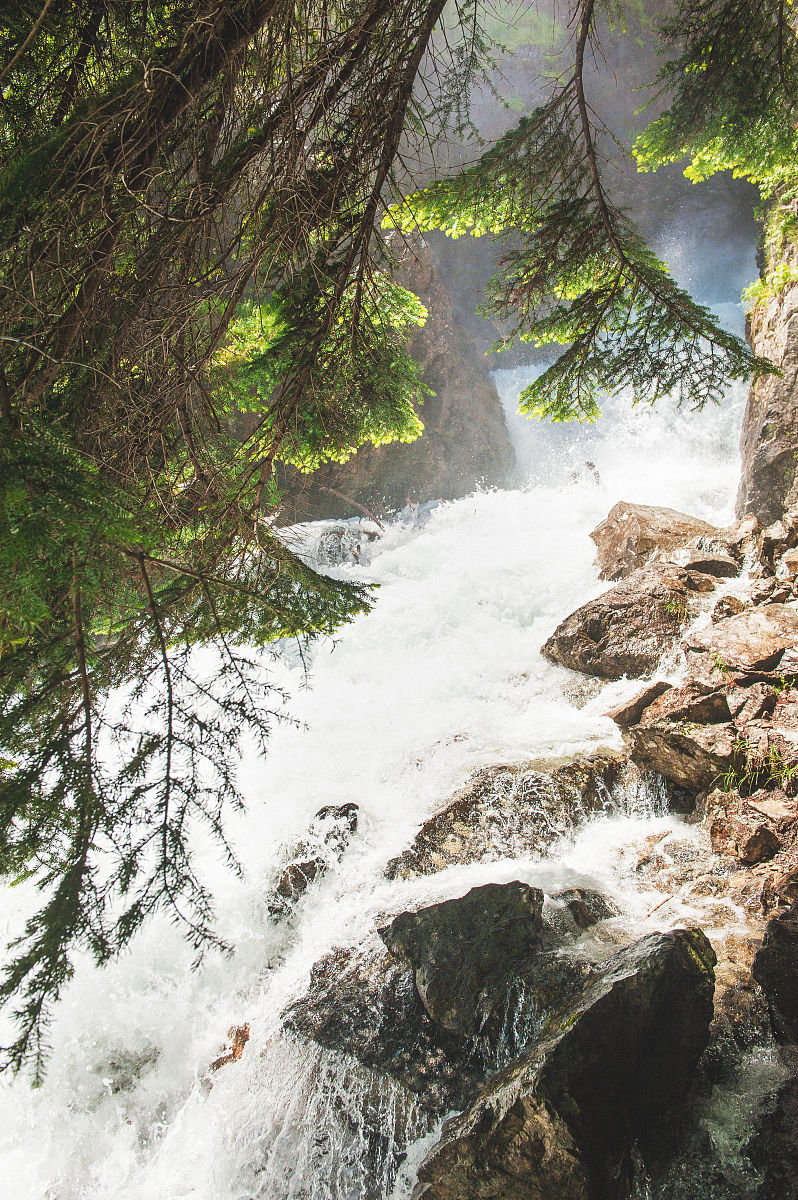 听泉 (其一、其二) - 赏析：声音与环境的互动