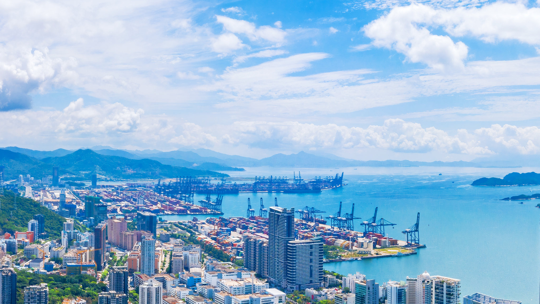 广东省深圳市盐田区沙头角海边城市风光