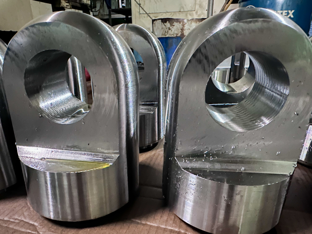 通过更改语序改写下面一段话：膜片联轴器能够适应高温-80+300和在恶劣环境中工作并能在有冲击、振动条件下安全运行；传动效率高可达9986。特别适用于中、高速大功率传动。；结构简单、重量轻、体积小、装拆方便。不必移动机器即可装拆指带中间轴型式不需润滑；能准确传递转速运转无转差可用于精密机械的传动。