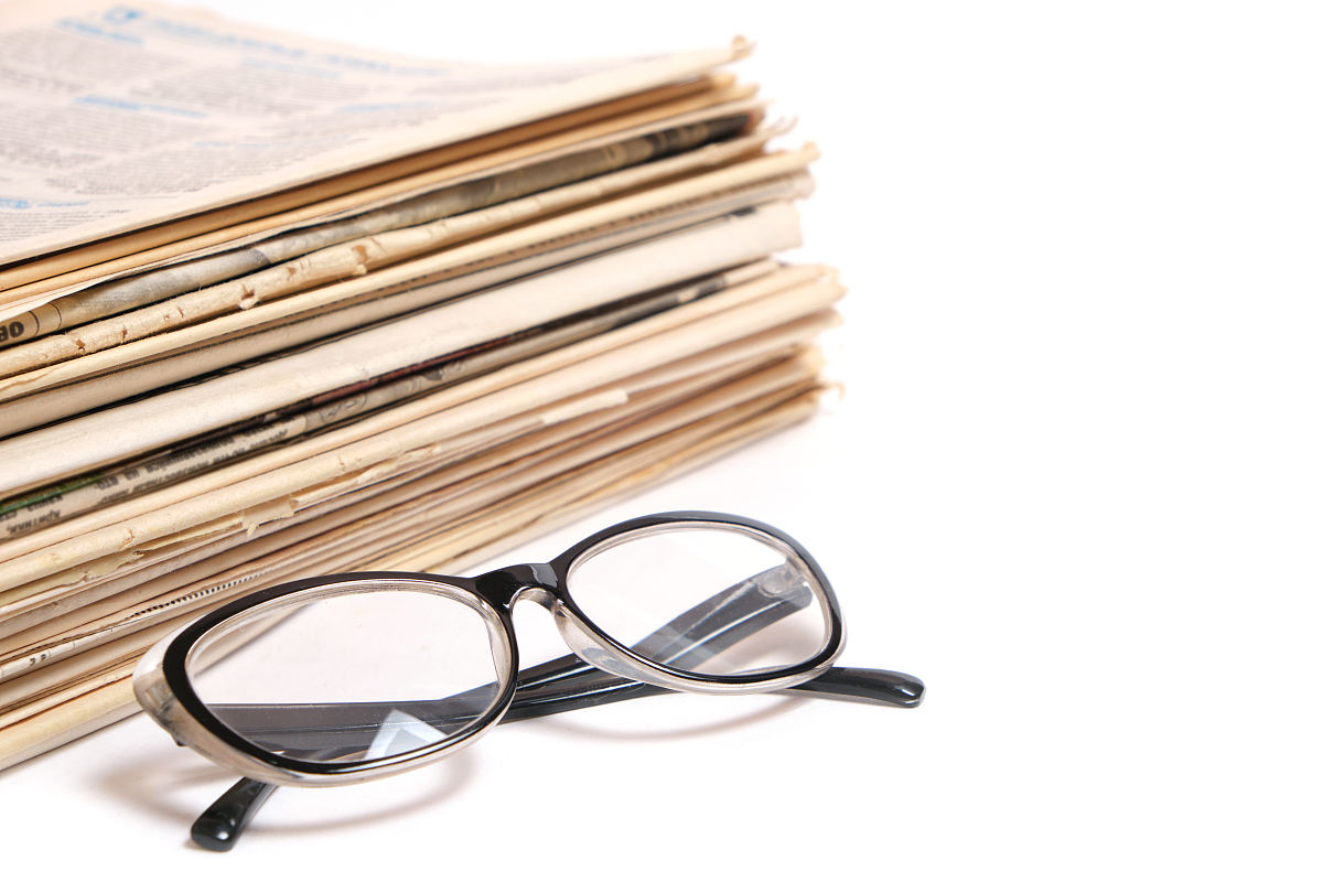 以铜为镜可以正衣冠；以古为镜可以知兴替；以人为镜可以明得失。这给我们什么启示？再多写点