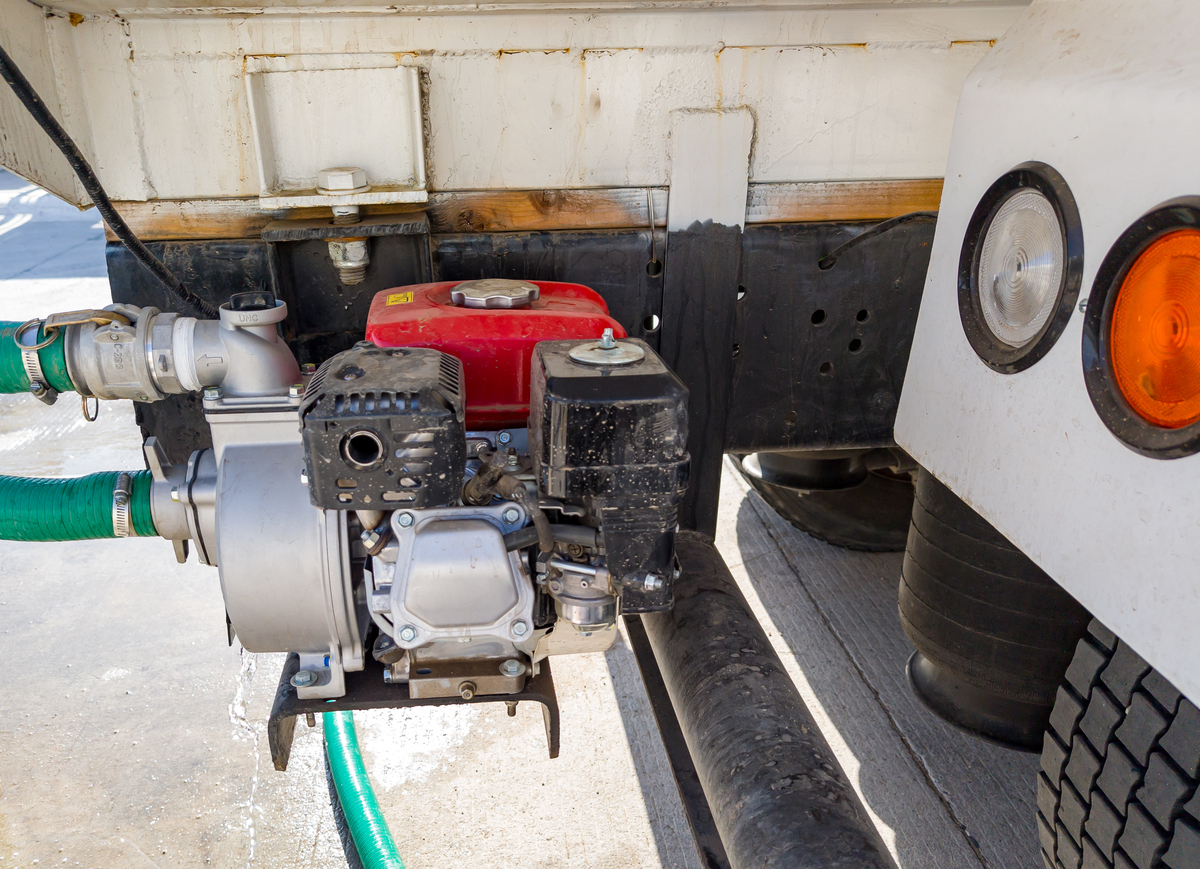 斯太尔375柴油机一缸二缸六缸来油，3.4.5缸不来油的原因及解决方法