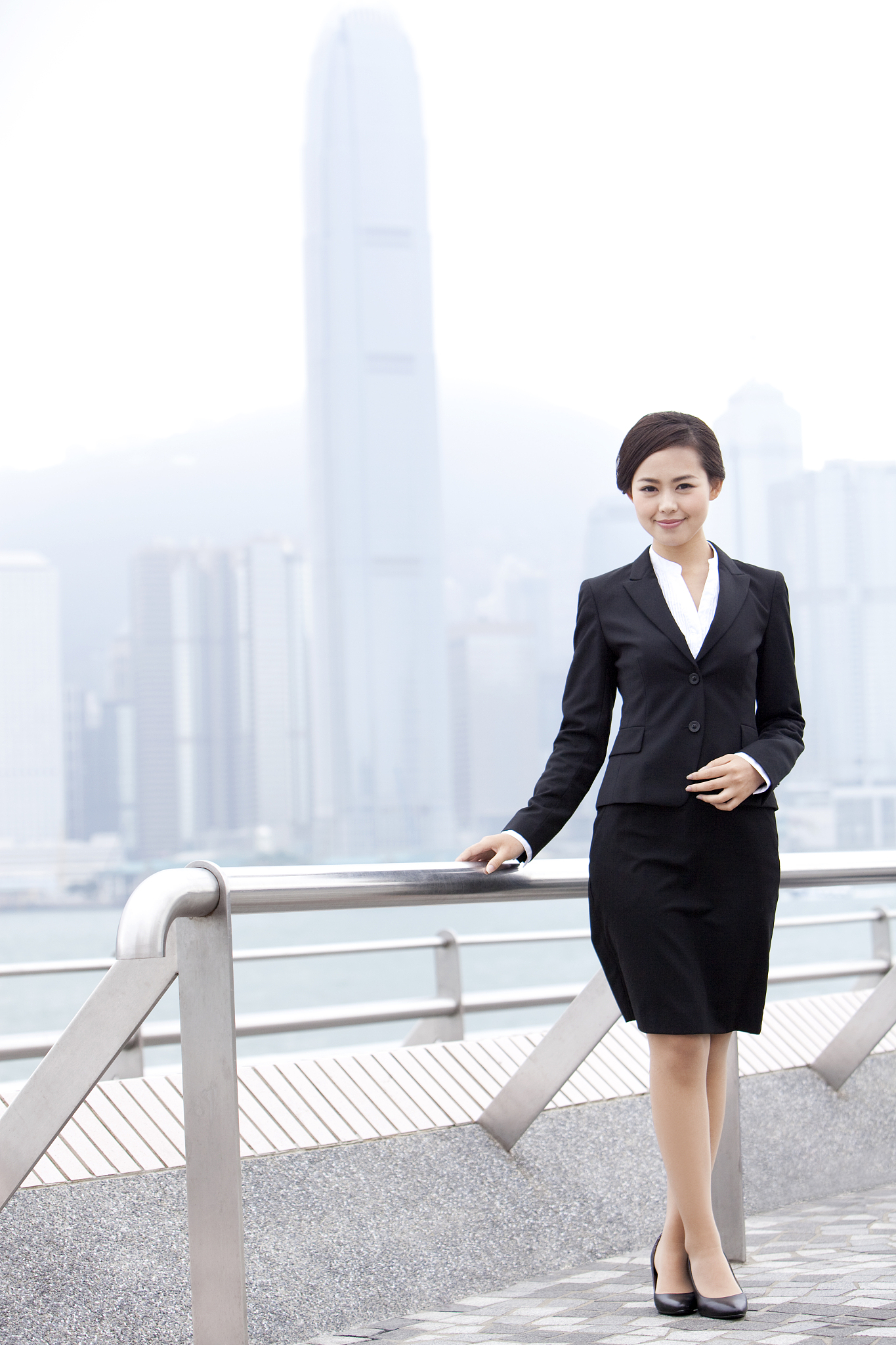 优雅的商务女士在香港