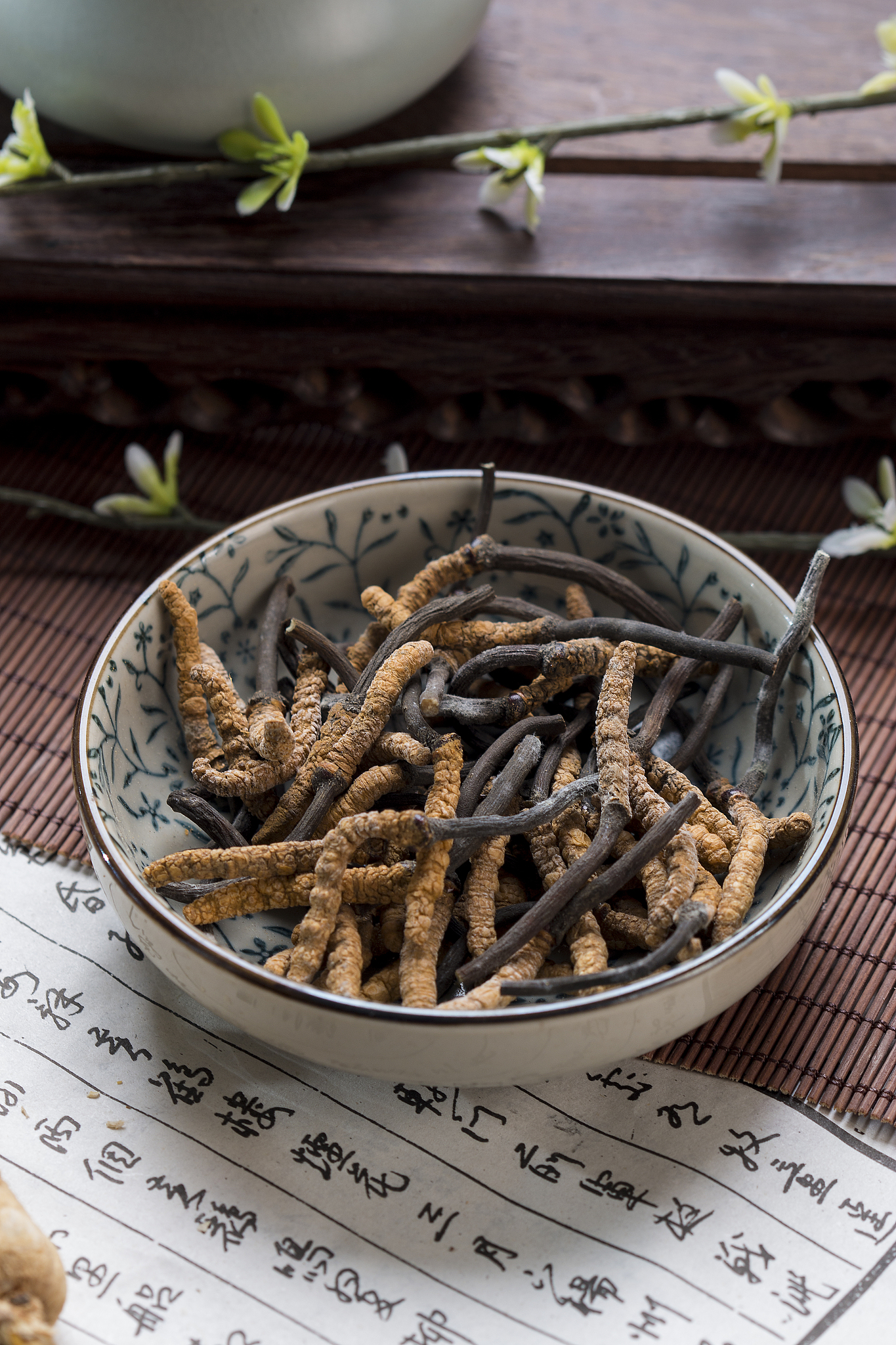 冬虫夏草其实没有什么功效，