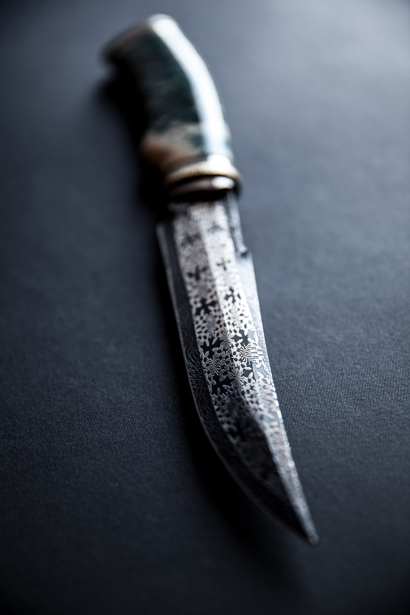 hunter combat hand made knife isolated on white background