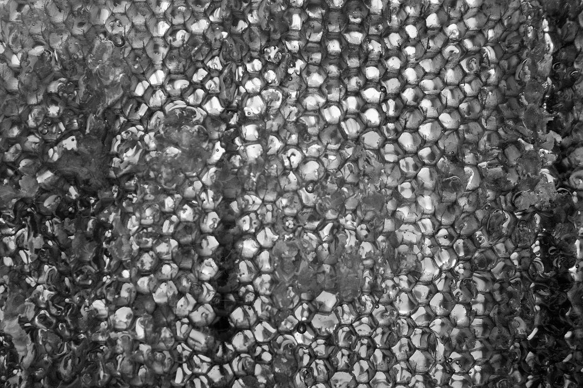 陶瓷强韧化机理：微观裂纹、晶界和位错的作用