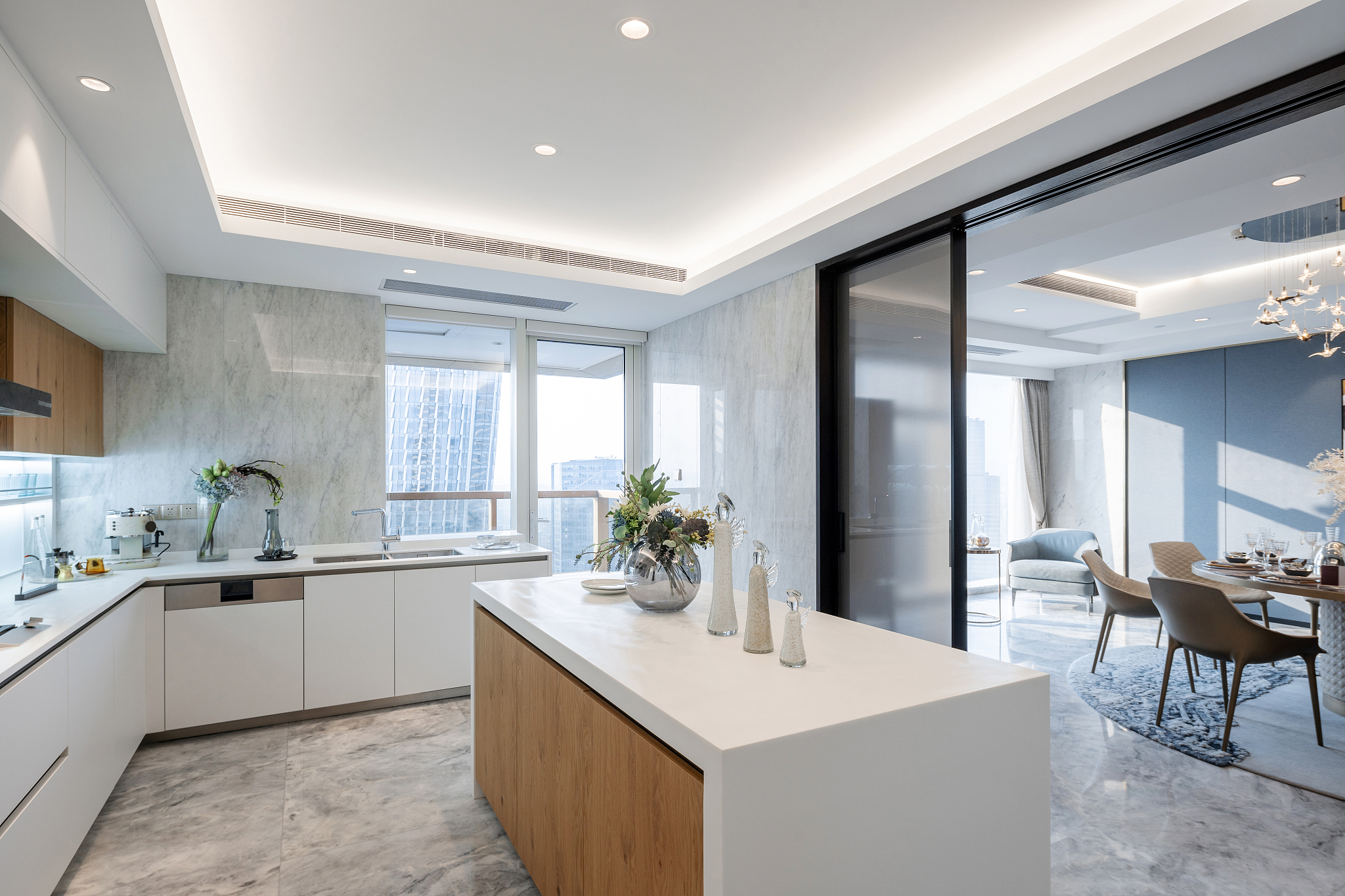 中间有承重墙怎么做中岛？