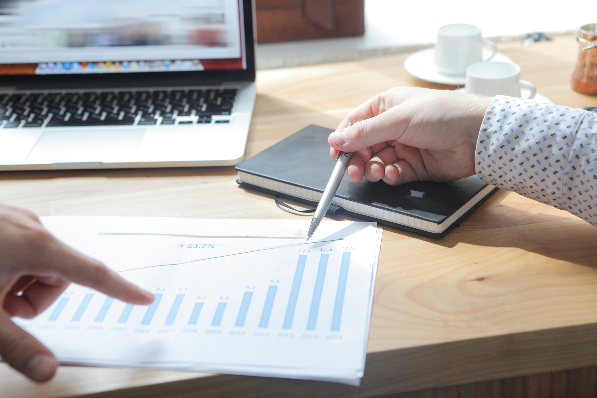 公司没发工资怎么回复同事？财务人员指南