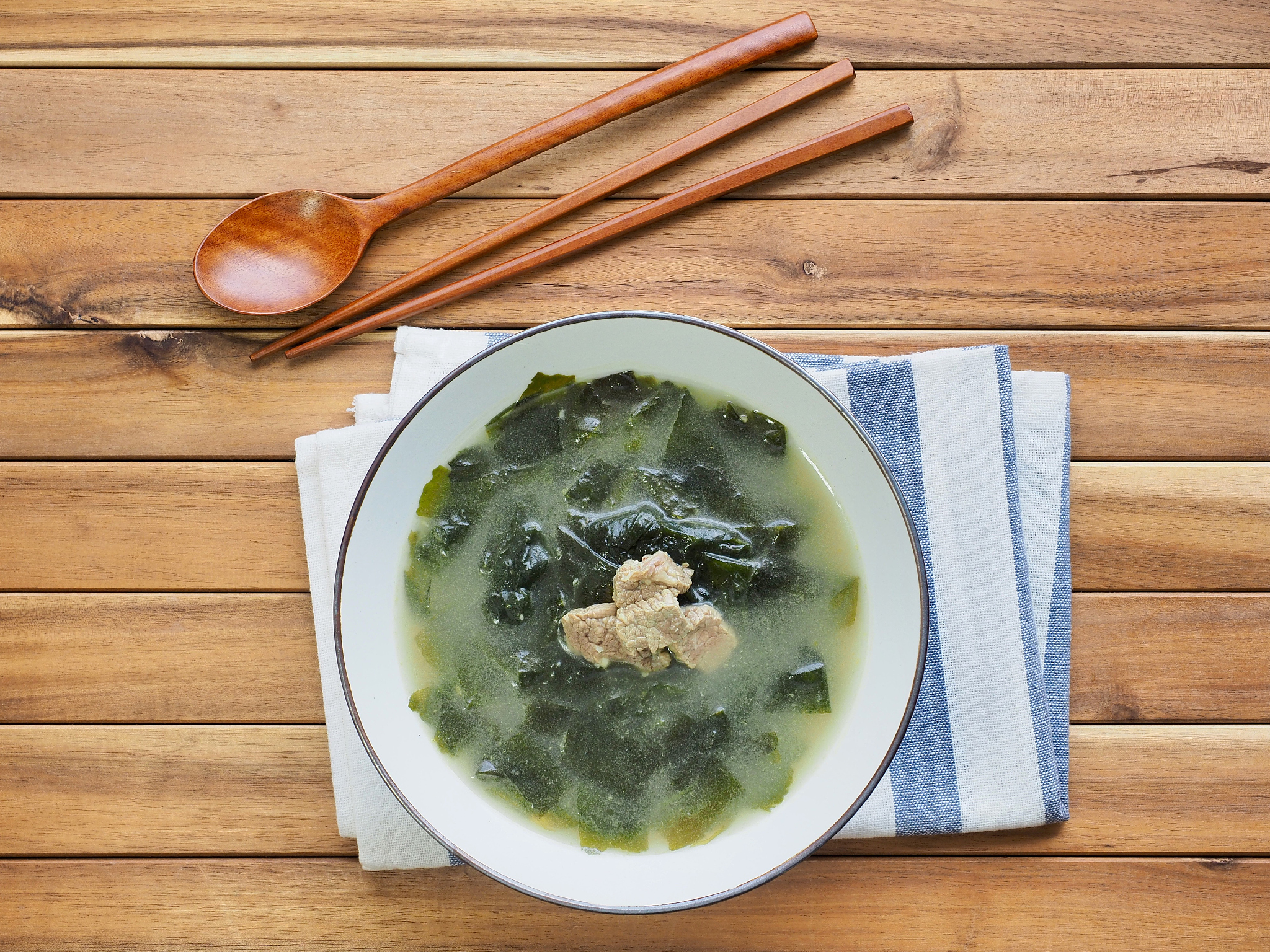 korean food beef seaweed soup