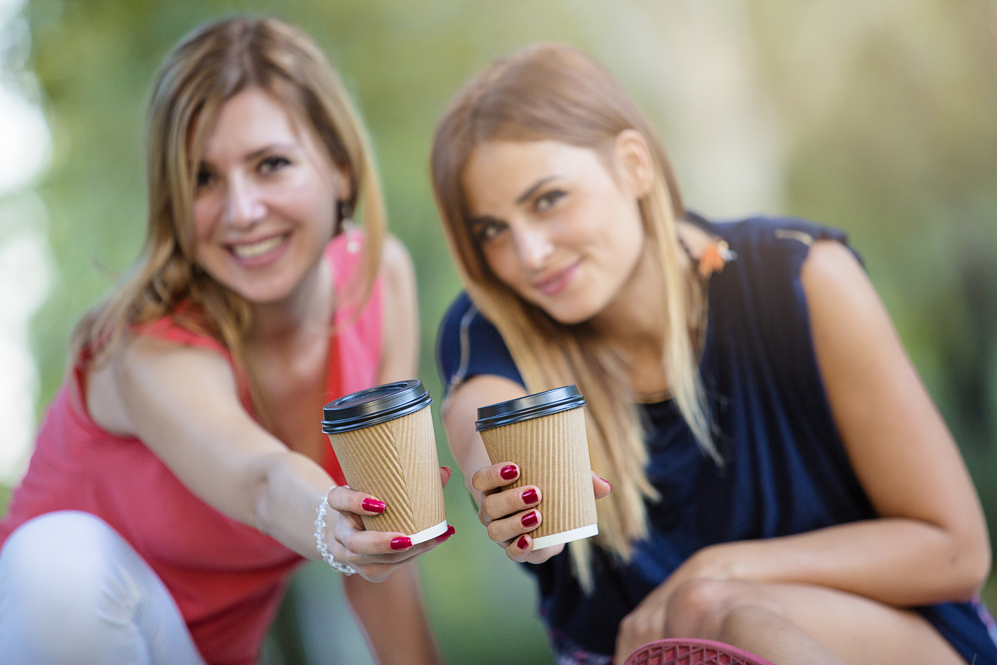 韩国咖啡外卖小姐收入揭秘：每月能赚多少钱？