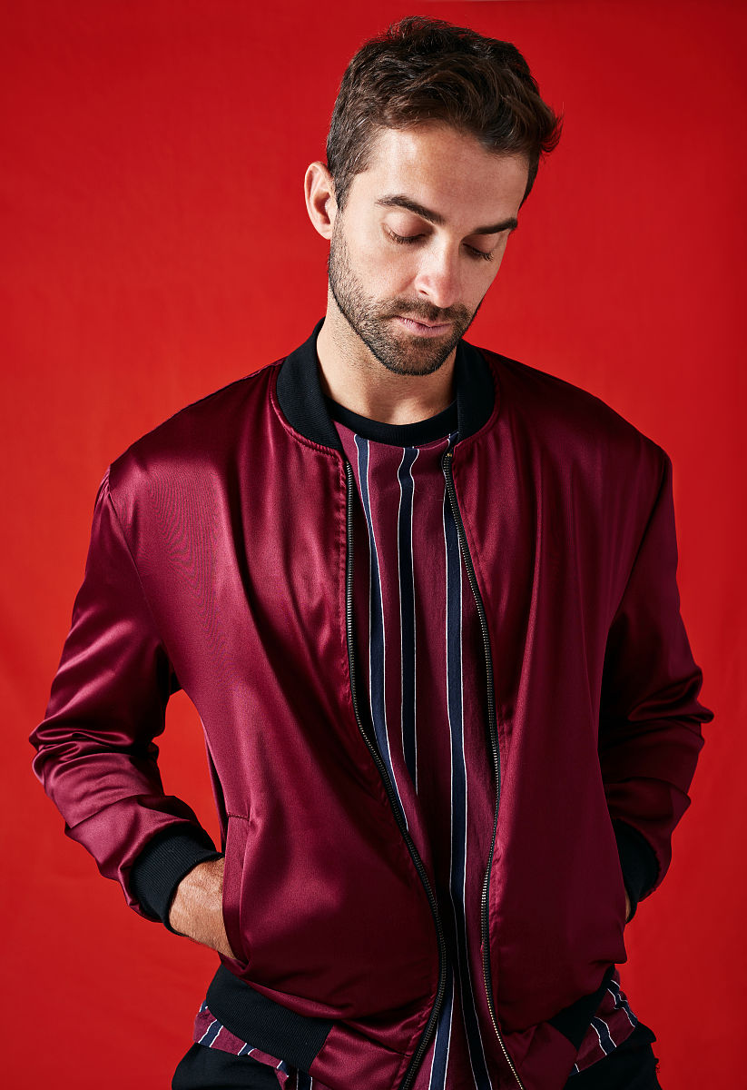 7、零基预算的具体编制步骤有 。A、 识别和定义基本的决策单位 B、 对决策单位进行分析并为各个决策单位建立支出项目的决策包 C、 对决策包进行排序 D、 将排序进行合并 E、 按优先顺序配置资金