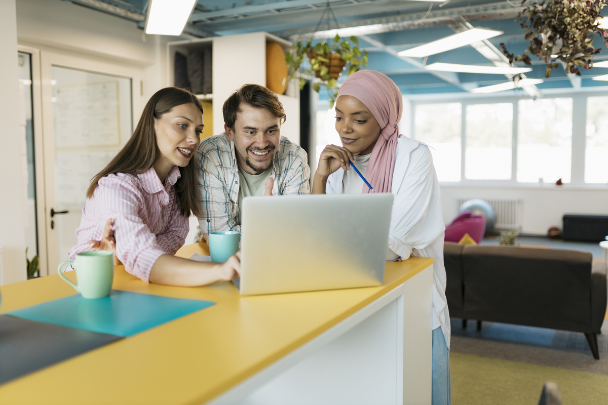 correct the sentence Ive lost contact with all of my teachers from elementary to high school but I do keep in touch with a couple of my university professors Specifically I occasionally sending messag