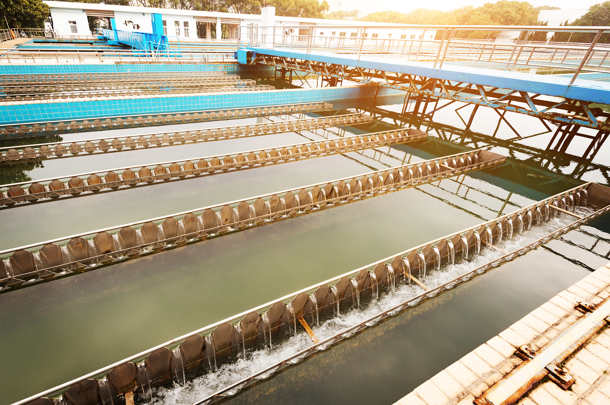 给排水工程师：设计、建造和维护城市水系统