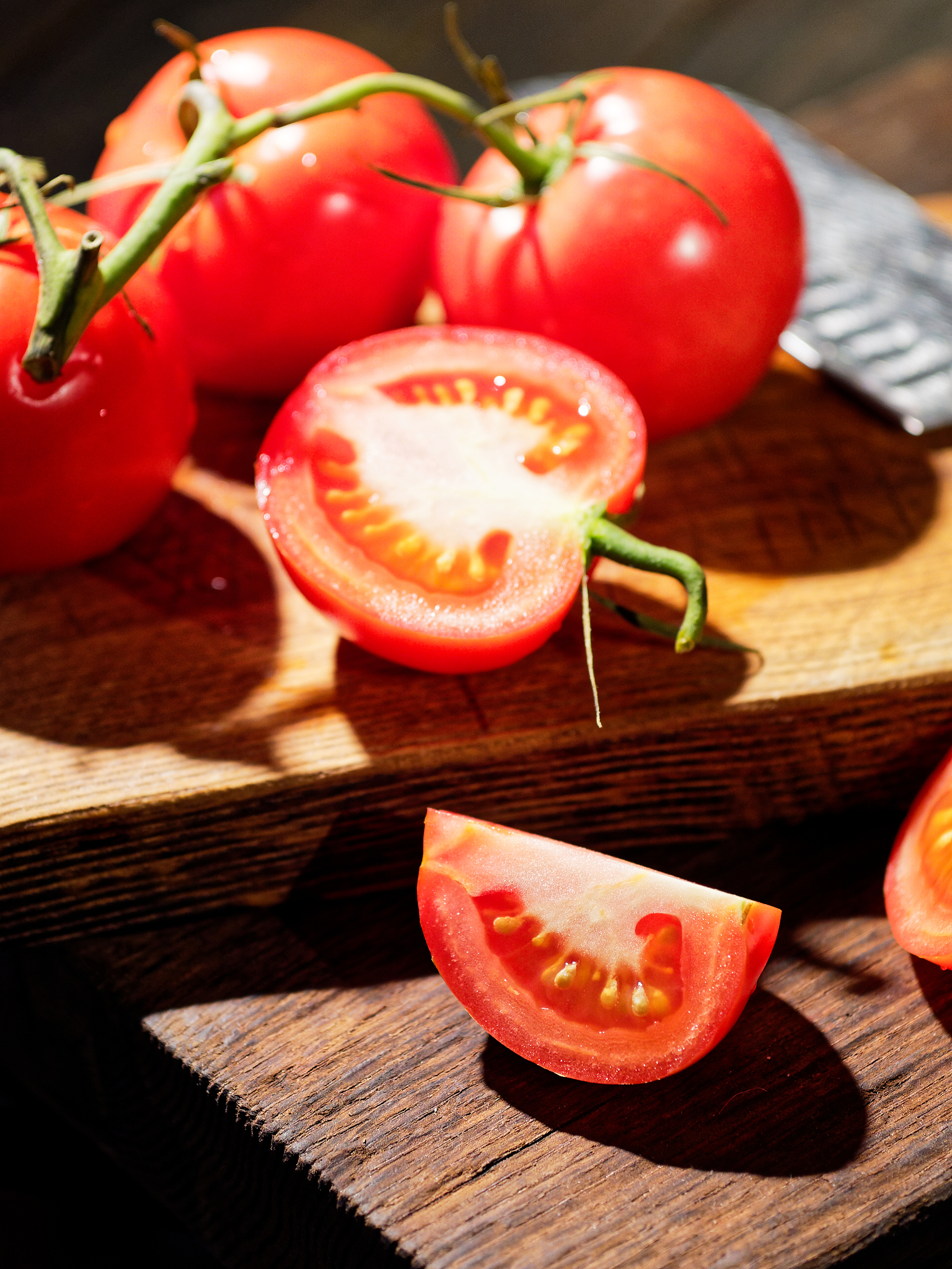 请给 海南哈密瓜、新鲜圣女果 一个美团优选的购买好评重点突出口味好、新鲜。