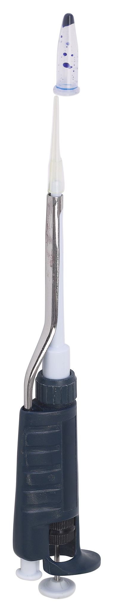 按照SCI论文要求润色这段话：Due to the fact that the smaller the inner diameter of the ceramic reflector the higher the absorption efficiency of the crystal 14 we designed the inner diameter of the reflector to be