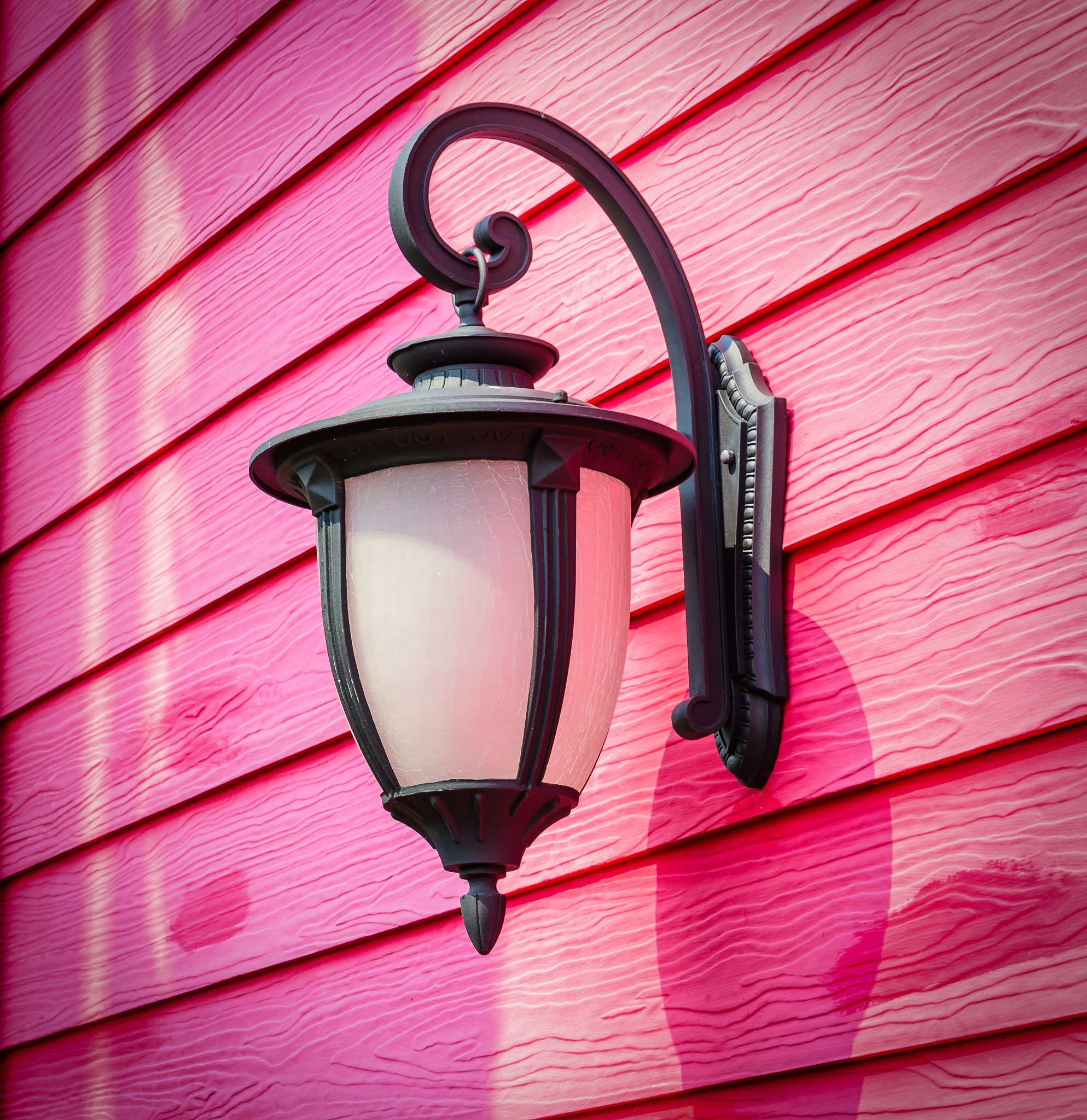 用美式英语写6条关于Outdoor BBQ Lighter Torch Turbo Lighter Jet Butane 1300的好评以及其好评标题