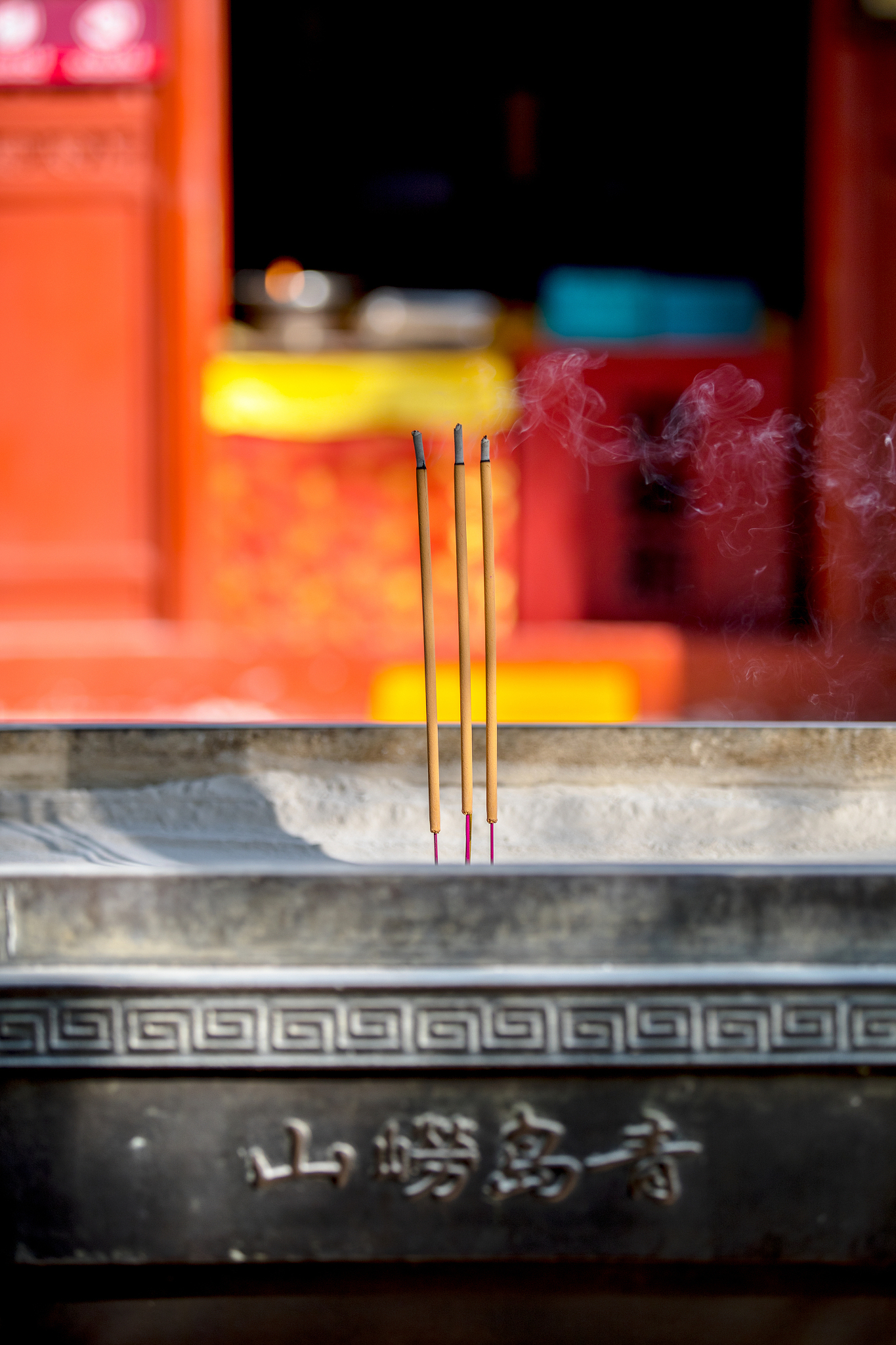 寺庙烧香为何师父要念经？详解念经的意义和功德